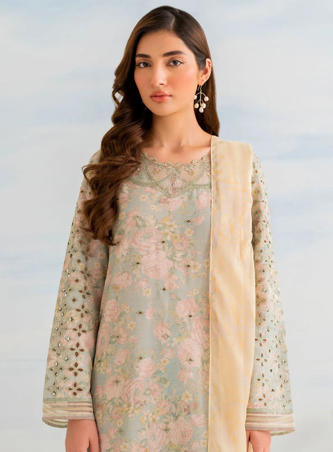 Guzel By Iznik Embroidered Lawn Suits Unstitched 3 Piece - IZ24GL IGL-06 Guzel By Iznik Embroidered Lawn Suits Unstitched 3 Piece - IZ24GL IGL-06