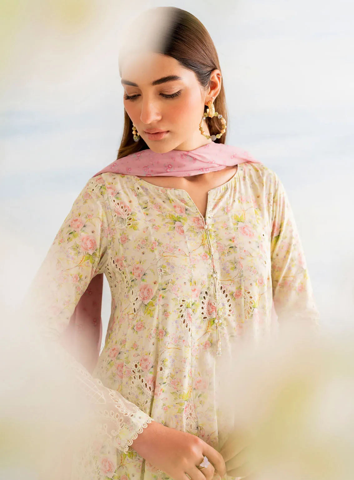 Guzel By Iznik Embroidered Lawn Suits Unstitched 3 Piece - IZ24GL IGL-07 Guzel By Iznik Embroidered Lawn Suits Unstitched 3 Piece - IZ24GL IGL-07