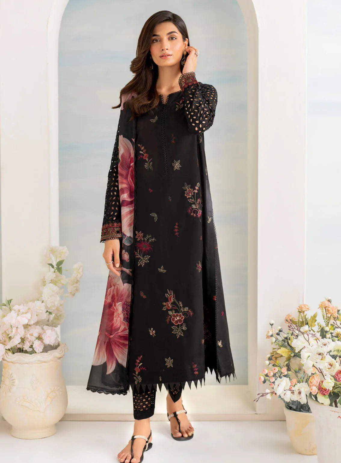 Guzel By Iznik Embroidered Lawn Suits Unstitched 3 Piece - IZ24GL IGL-09 Guzel By Iznik Embroidered Lawn Suits Unstitched 3 Piece - IZ24GL IGL-09