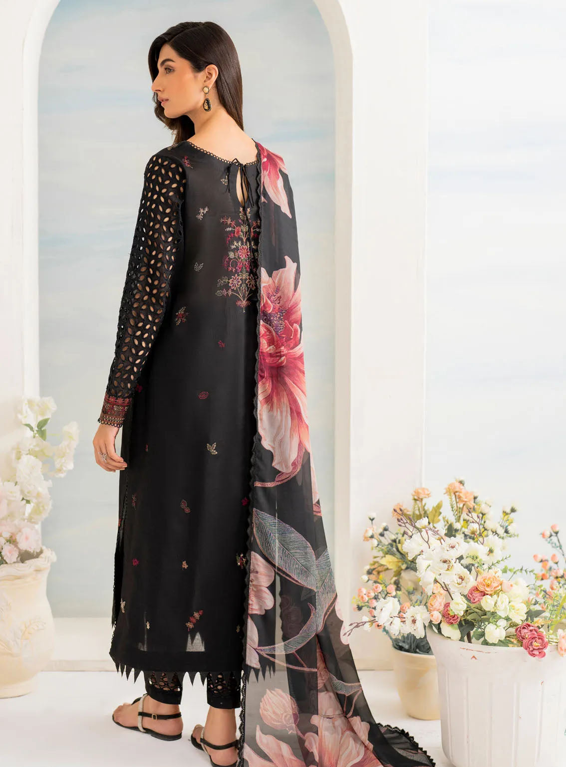Guzel By Iznik Embroidered Lawn Suits Unstitched 3 Piece - IZ24GL IGL-09 Guzel By Iznik Embroidered Lawn Suits Unstitched 3 Piece - IZ24GL IGL-09