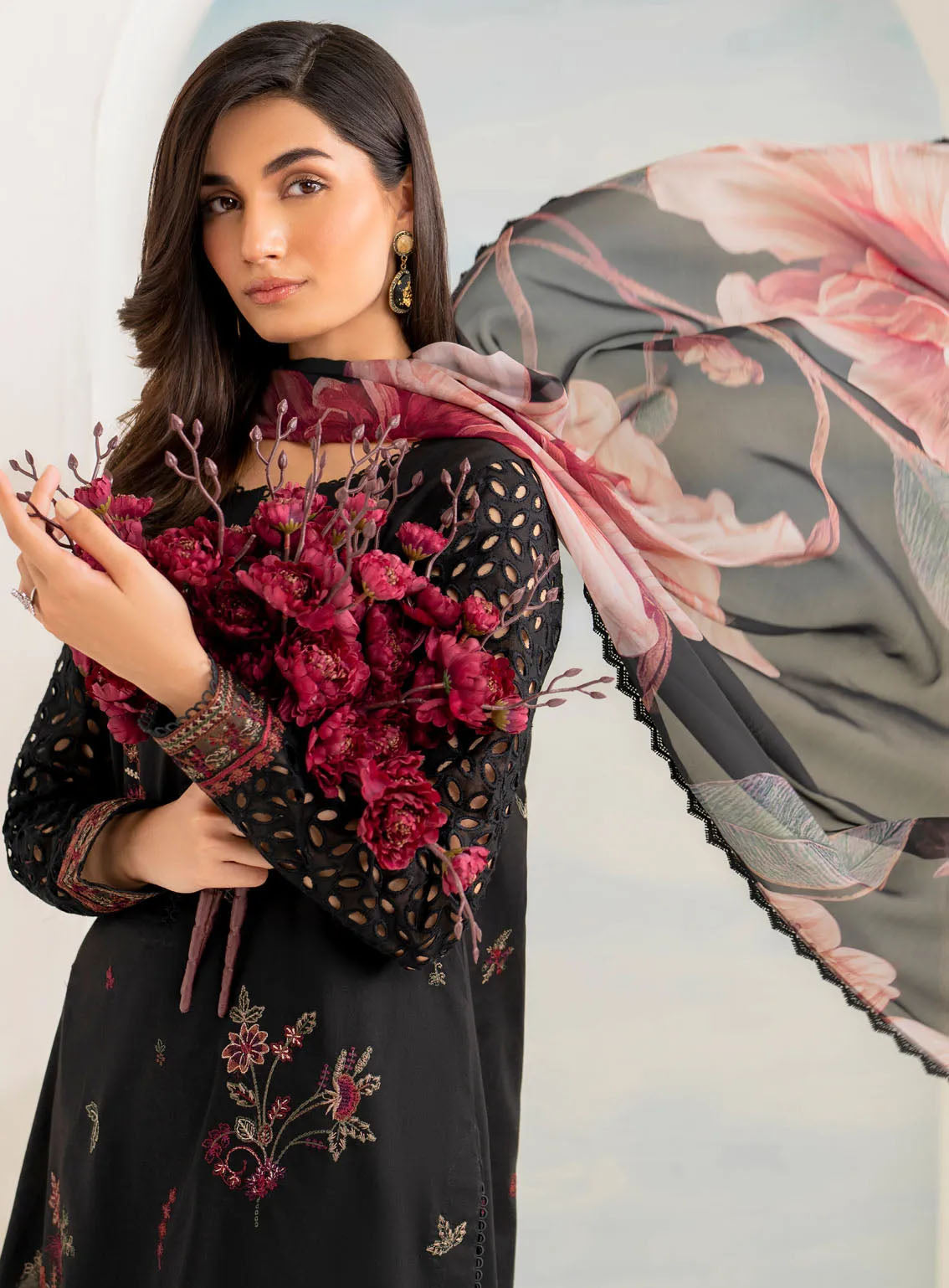 Guzel By Iznik Embroidered Lawn Suits Unstitched 3 Piece - IZ24GL IGL-09 Guzel By Iznik Embroidered Lawn Suits Unstitched 3 Piece - IZ24GL IGL-09
