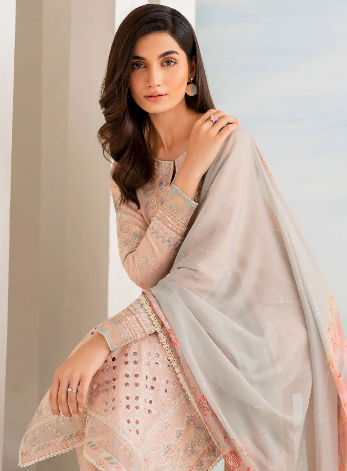 Guzel By Iznik Embroidered Lawn Suits Unstitched 3 Piece - IZ24GL IGL-10 Guzel By Iznik Embroidered Lawn Suits Unstitched 3 Piece - IZ24GL IGL-10