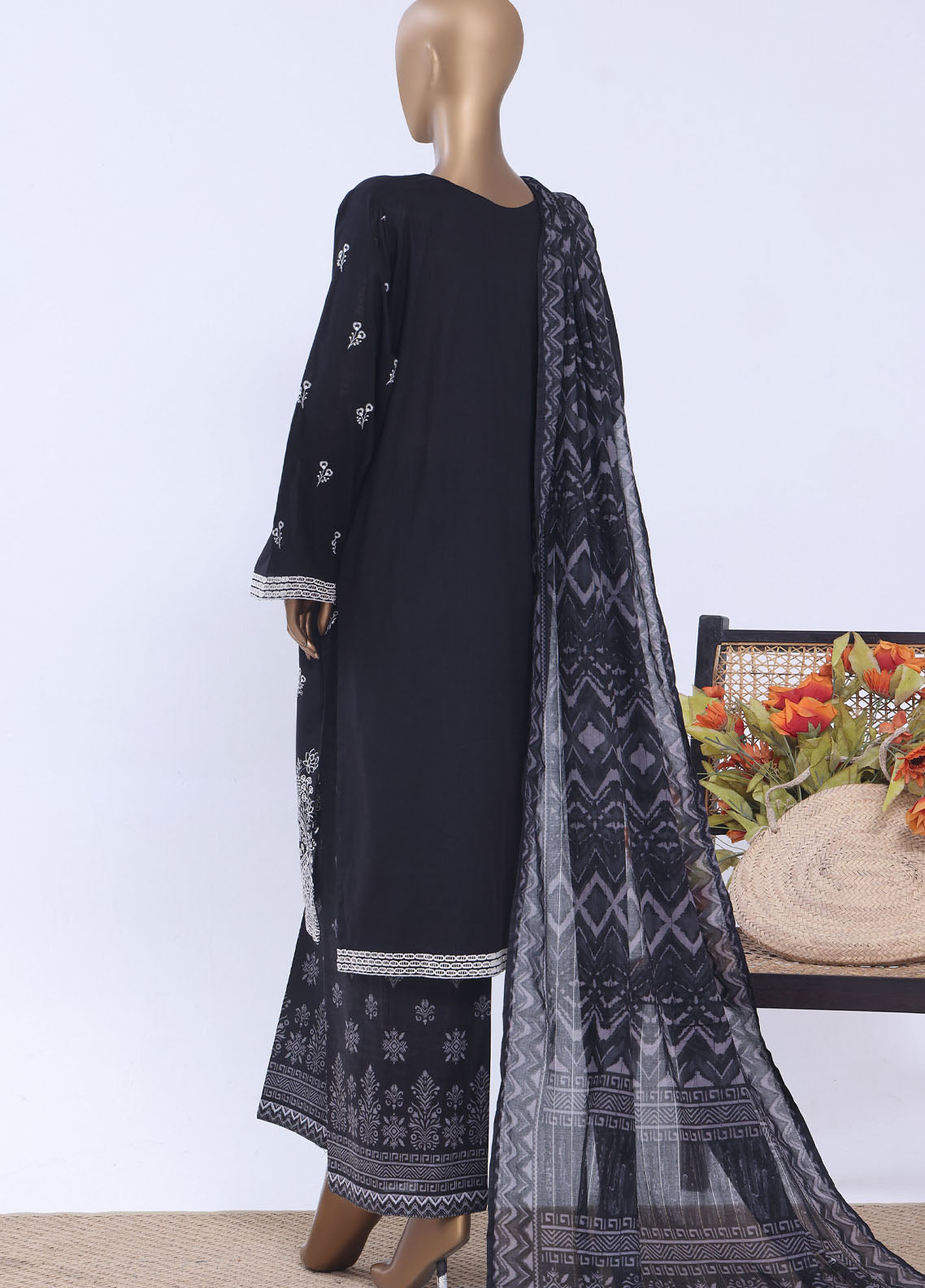 HZ Textiles Embroidered Chikankari Lawn 3 Piece Stitched Suit HZ26EC D-083 S MIND HZ Textiles Embroidered Chikankari Lawn 3 Piece Stitched Suit HZ26EC D-083 S MIND