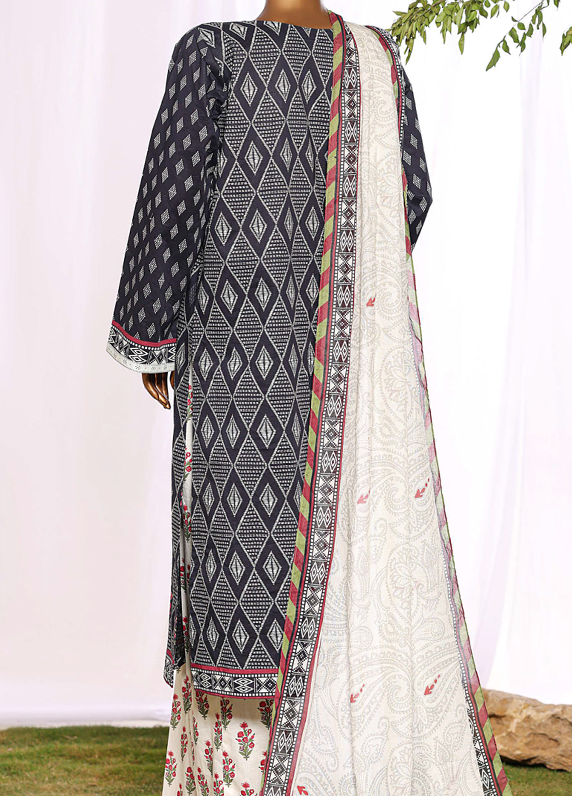 HZ Textiles Embroidered Lawn 3 Piece Stitched Suit HZ26DWE D-044 HZ Textiles Embroidered Lawn 3 Piece Stitched Suit HZ26DWE D-044
