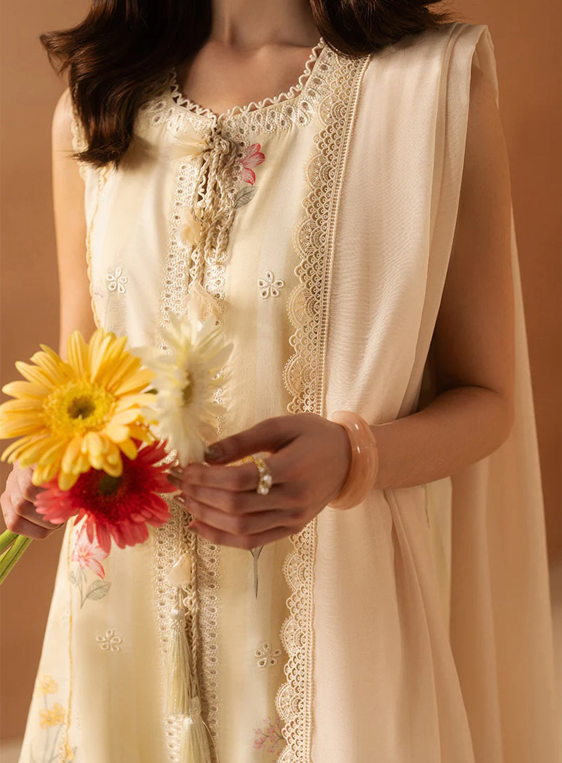 Haze A Prints By Afrozeh Embroidered Lawn 3 Piece Unstitched Suit AF26HAPSE D-FWU-104 HAZELEN YELLOW Haze A Prints By Afrozeh Embroidered Lawn 3 Piece Unstitched Suit AF26HAPSE D-FWU-104 HAZELEN YELLOW