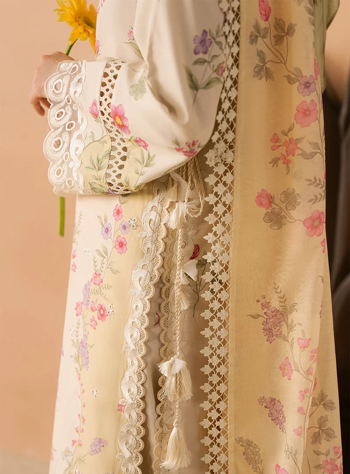 Haze A Prints By Afrozeh Embroidered Lawn 3 Piece Unstitched Suit AF26HAPSE D-FWU-107 LUMIERE Haze A Prints By Afrozeh Embroidered Lawn 3 Piece Unstitched Suit AF26HAPSE D-FWU-107 LUMIERE