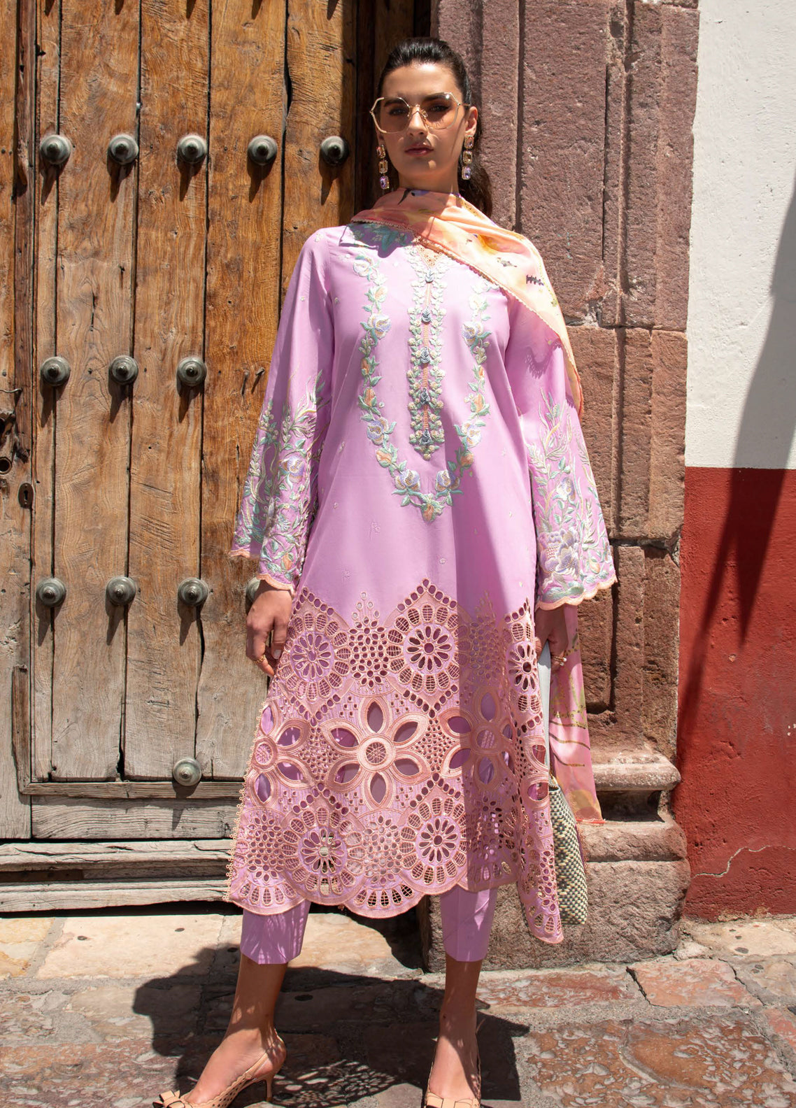 Hemline Odyssey By Mushq Embroidered Lawn 3 Piece Unstitched Suit MQ26HOL D-01 ALBA Hemline Odyssey By Mushq Embroidered Lawn 3 Piece Unstitched Suit MQ26HOL D-01 ALBA