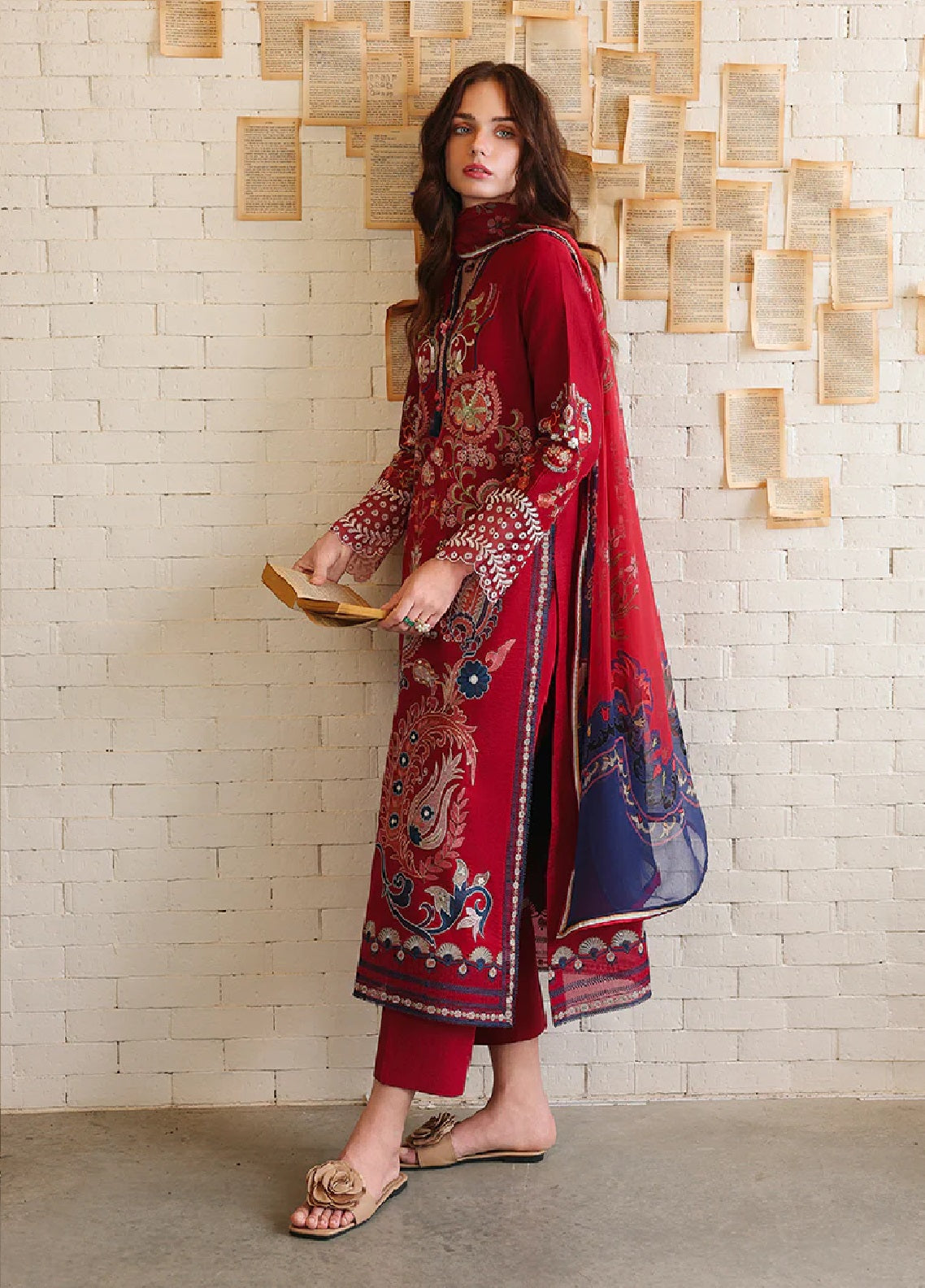 Hemline The Secret Garden By Mushq Embroidered Lawn 3 Piece Unstitched Suit MQ26HLTSGV3 D-02 LUMA BLOOM Hemline The Secret Garden By Mushq Embroidered Lawn 3 Piece Unstitched Suit MQ26HLTSGV3 D-02 LUMA BLOOM