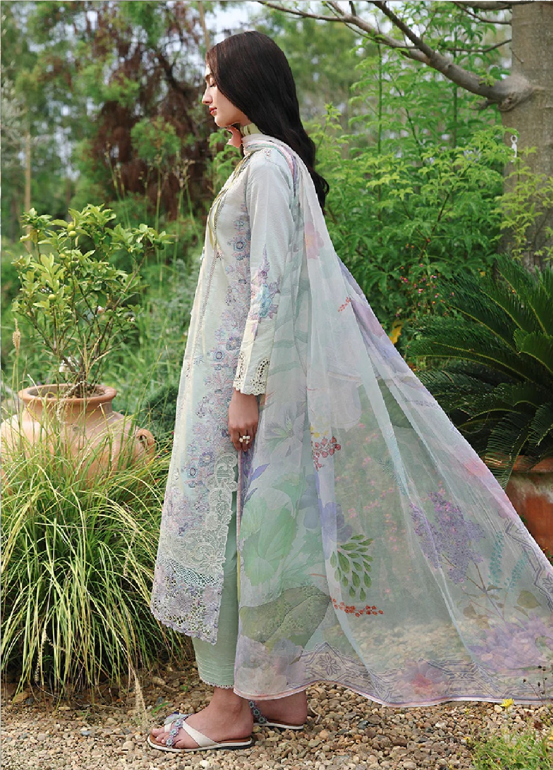 Hemline The Secret Garden By Mushq Embroidered Lawn 3 Piece Unstitched Suit MQ26HLTSGV3 D-03 GARDEN ROYALE Hemline The Secret Garden By Mushq Embroidered Lawn 3 Piece Unstitched Suit MQ26HLTSGV3 D-03 GARDEN ROYALE