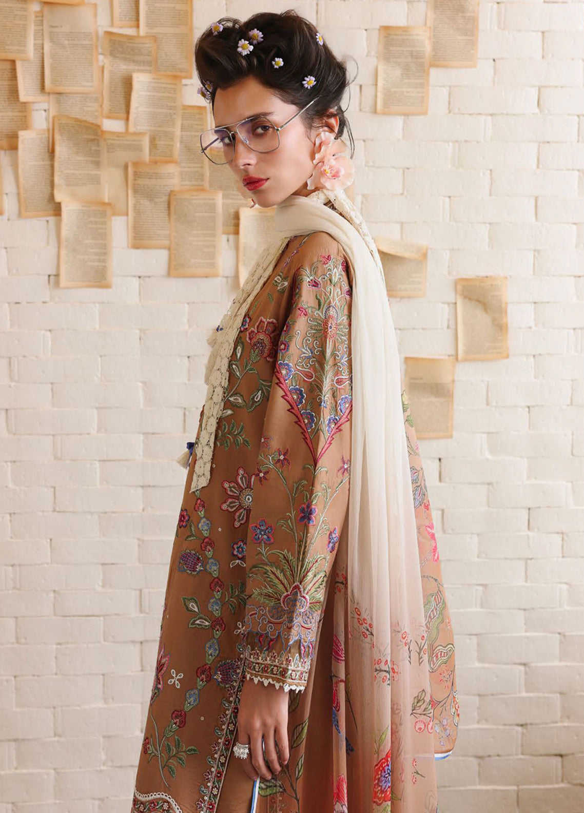 Hemline The Secret Garden By Mushq Embroidered Lawn 3 Piece Unstitched Suit MQ26HLTSGV3 D-08 WILD BLOOM Hemline The Secret Garden By Mushq Embroidered Lawn 3 Piece Unstitched Suit MQ26HLTSGV3 D-08 WILD BLOOM