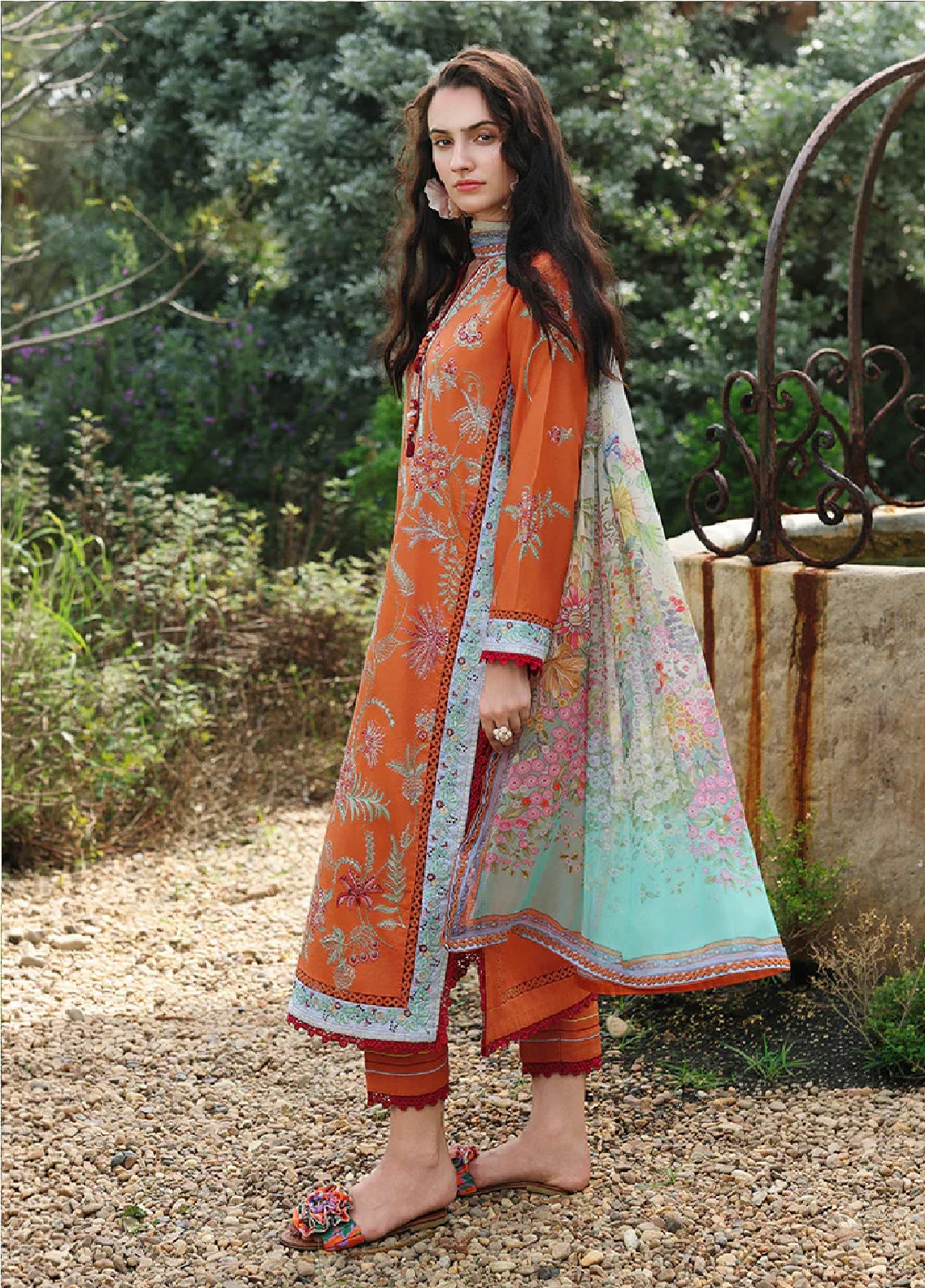 Hemline The Secret Garden By Mushq Embroidered Lawn 3 Piece Unstitched Suit MQ26HLTSGV3 D-09 ROSEARIE DREAM Hemline The Secret Garden By Mushq Embroidered Lawn 3 Piece Unstitched Suit MQ26HLTSGV3 D-09 ROSEARIE DREAM