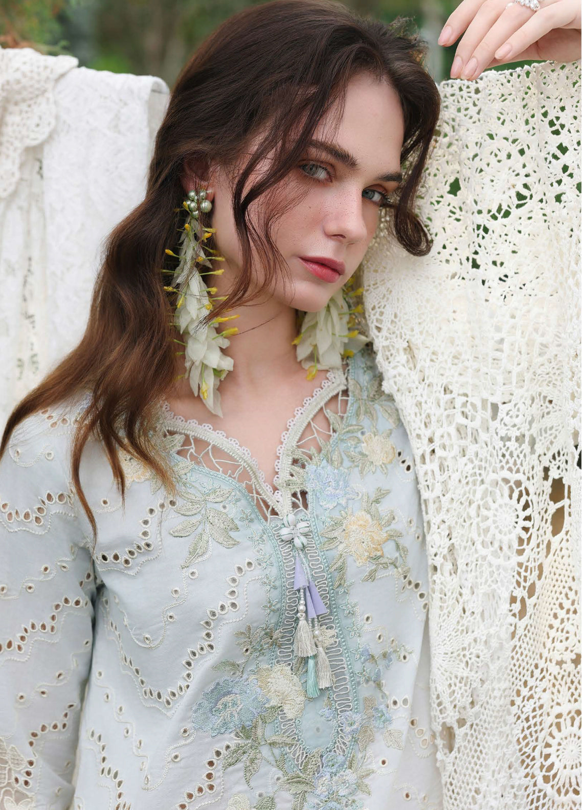 Hemline The Secret Garden By Mushq Embroidered Lawn 3 Piece Unstitched Suit MQ26HLTSGV3 D-11 IVORY BOTANICA Hemline The Secret Garden By Mushq Embroidered Lawn 3 Piece Unstitched Suit MQ26HLTSGV3 D-11 IVORY BOTANICA