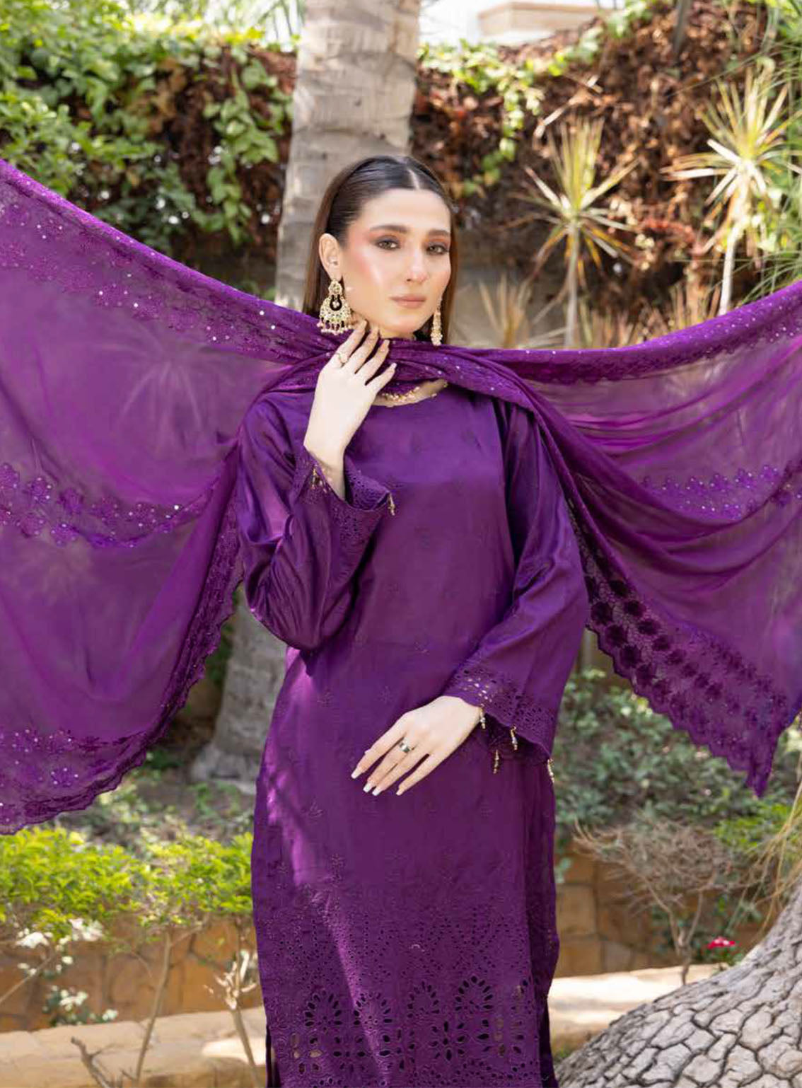 Heritage By Schick Embroidered Lawn Suits Unstitched 3 Piece - SDH24HRL 01 Heritage By Schick Embroidered Lawn Suits Unstitched 3 Piece - SDH24HRL 01