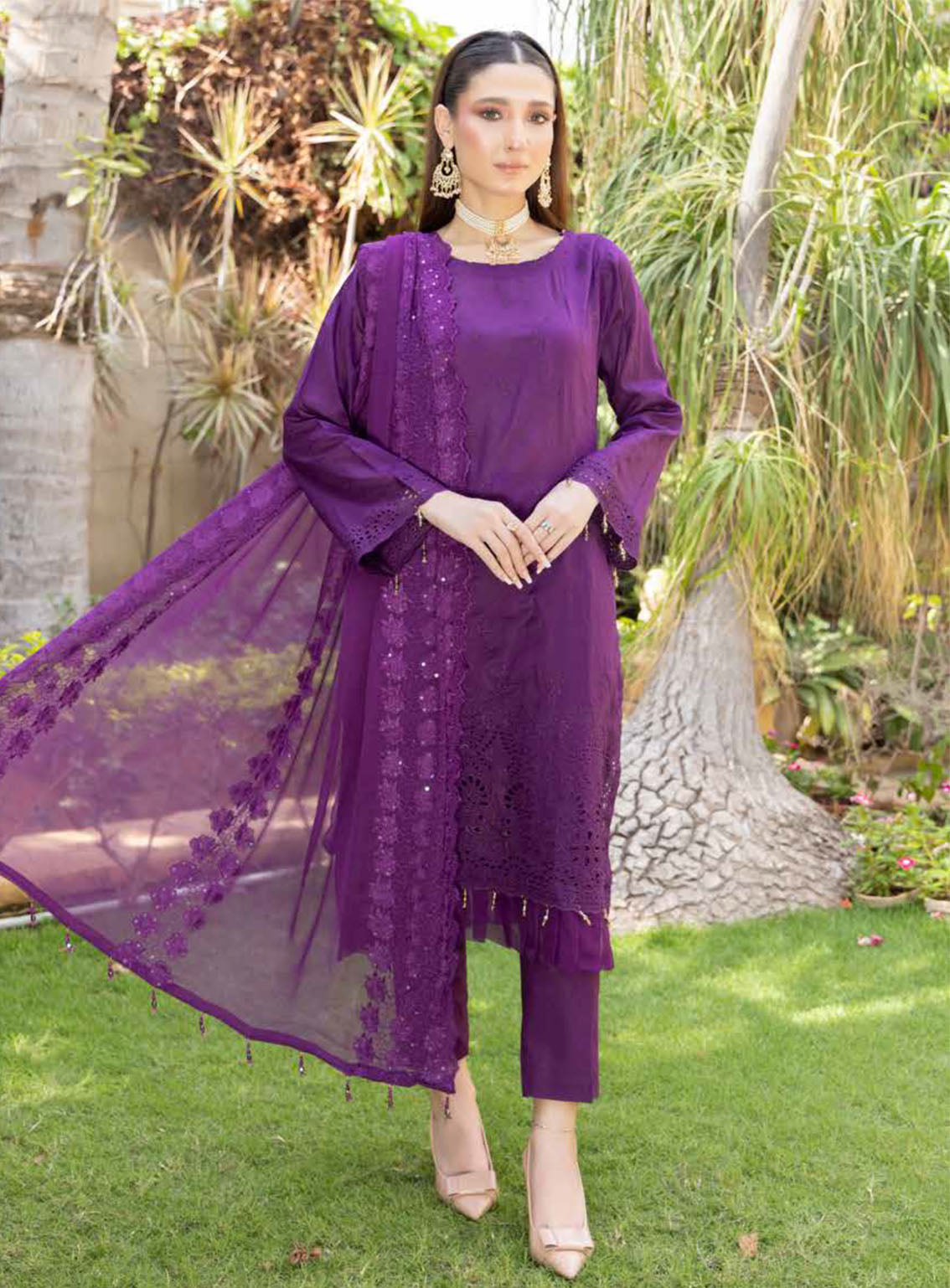 Heritage By Schick Embroidered Lawn Suits Unstitched 3 Piece - SDH24HRL 01 Heritage By Schick Embroidered Lawn Suits Unstitched 3 Piece - SDH24HRL 01