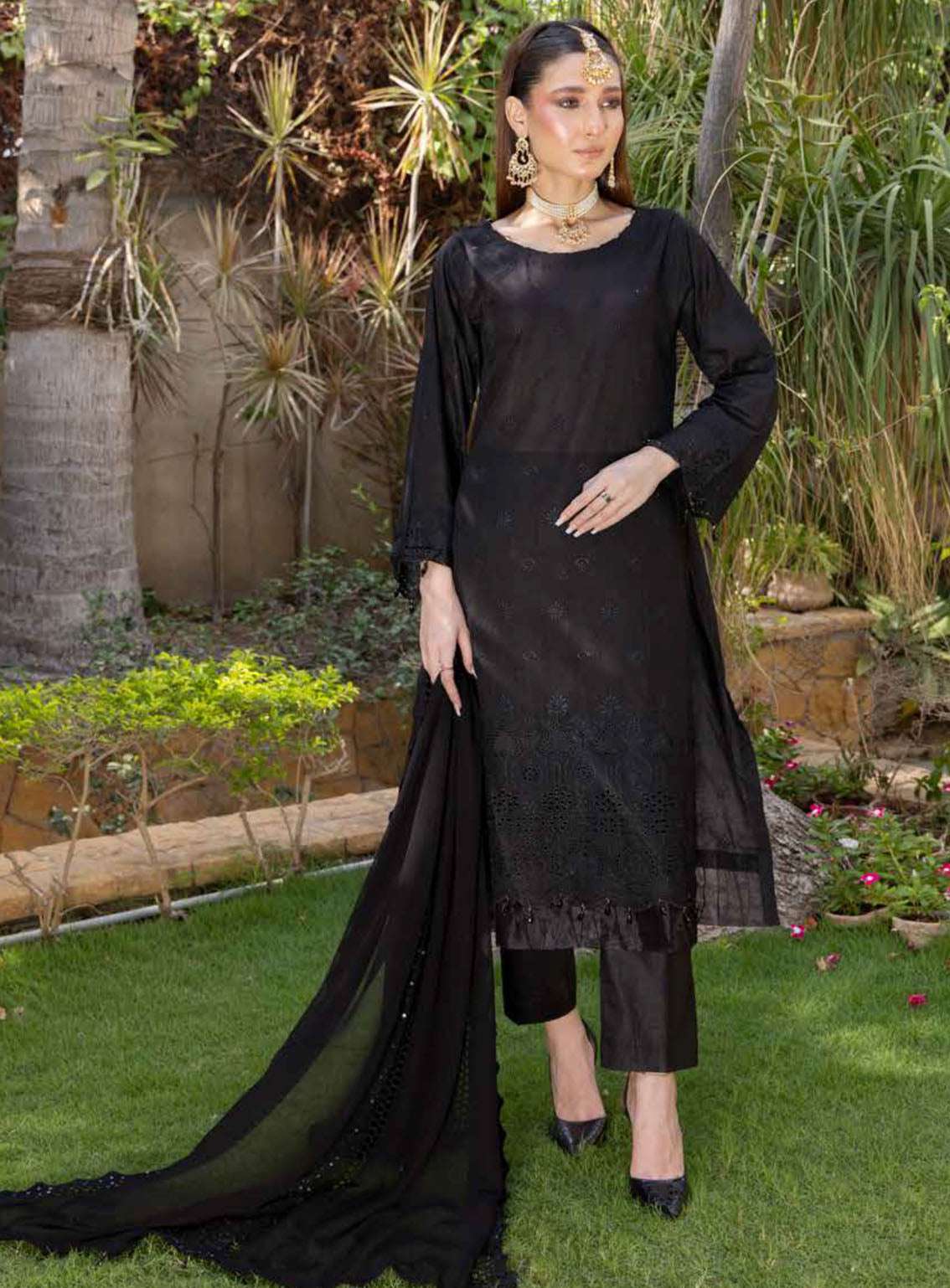 Heritage By Schick Embroidered Lawn Suits Unstitched 3 Piece - SDH24HRL 06 Heritage By Schick Embroidered Lawn Suits Unstitched 3 Piece - SDH24HRL 06