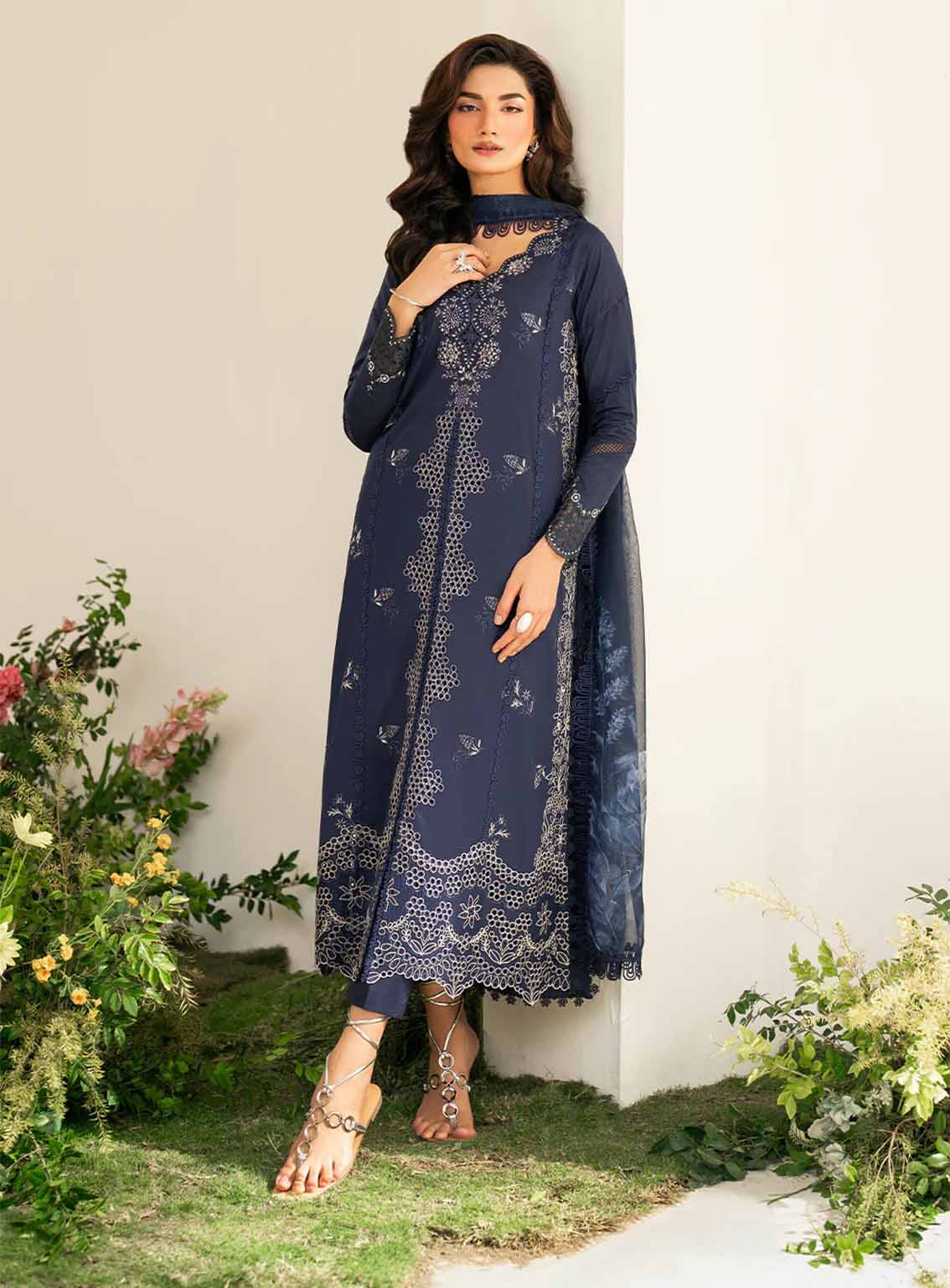 Iznik Embroidered Lawn Suits Unstitched 3 Piece - IZ25FE IFE-04 Iznik Embroidered Lawn Suits Unstitched 3 Piece - IZ25FE IFE-04