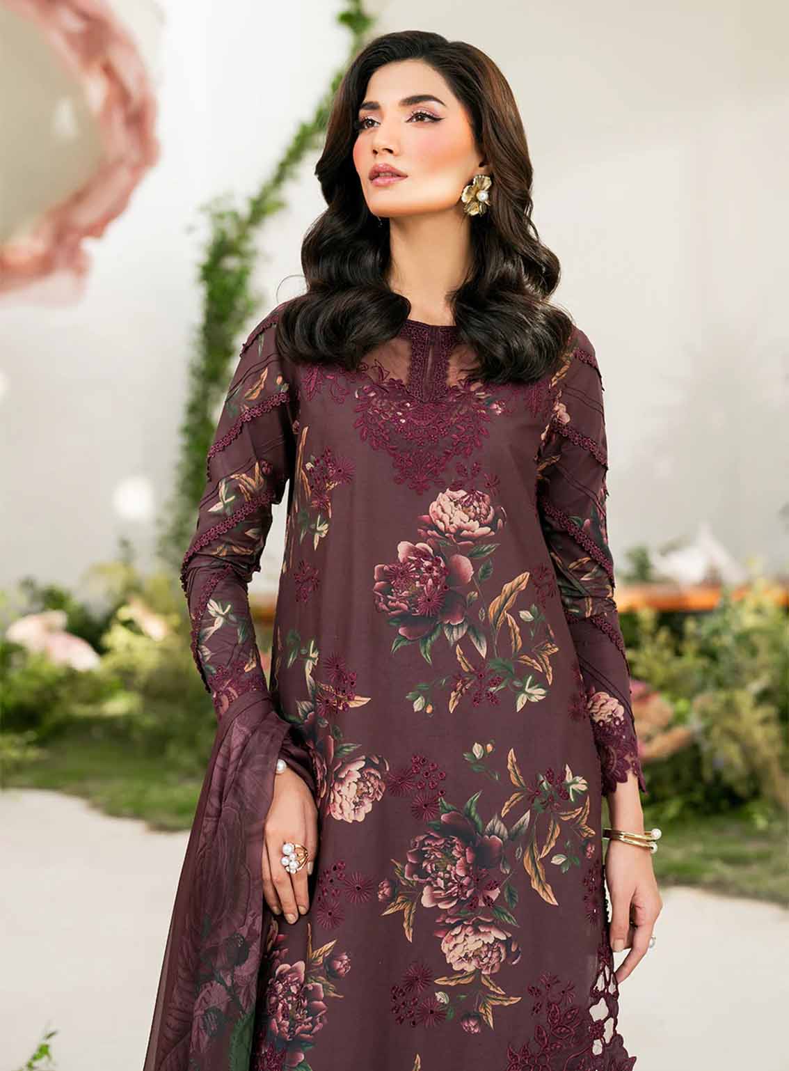 Iznik Embroidered Lawn Suits Unstitched 3 Piece - IZ25FE IFE-10 Iznik Embroidered Lawn Suits Unstitched 3 Piece - IZ25FE IFE-10