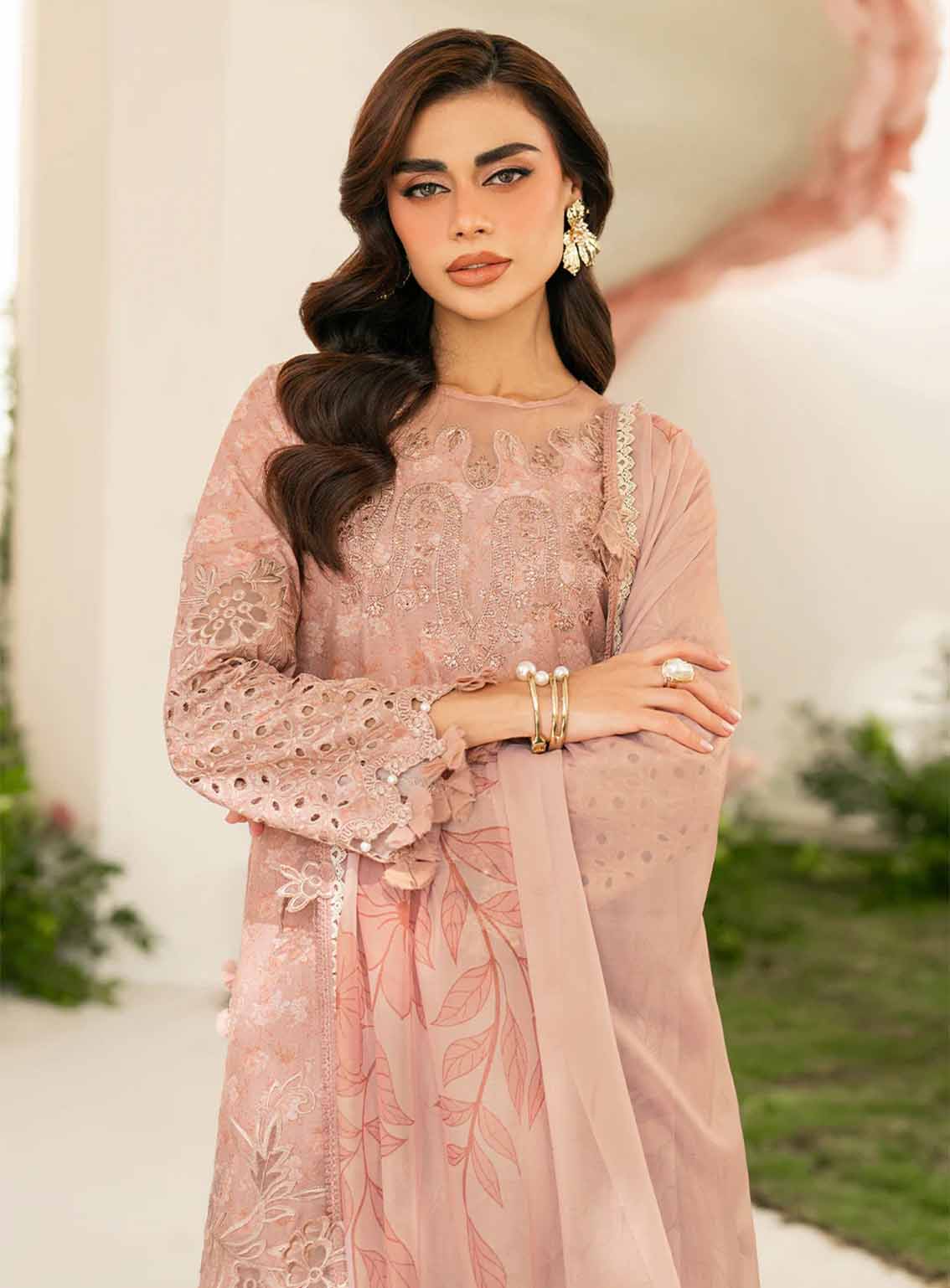 Iznik Embroidered Lawn Suits Unstitched 3 Piece - IZ25FE IFE-12 Iznik Embroidered Lawn Suits Unstitched 3 Piece - IZ25FE IFE-12
