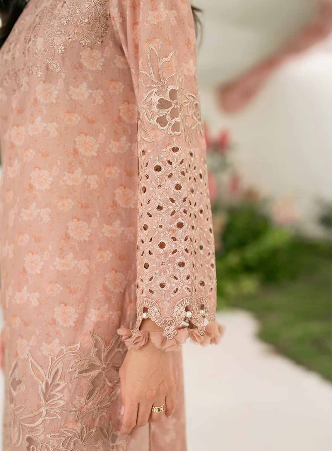 Iznik Embroidered Lawn Suits Unstitched 3 Piece - IZ25FE IFE-12 Iznik Embroidered Lawn Suits Unstitched 3 Piece - IZ25FE IFE-12