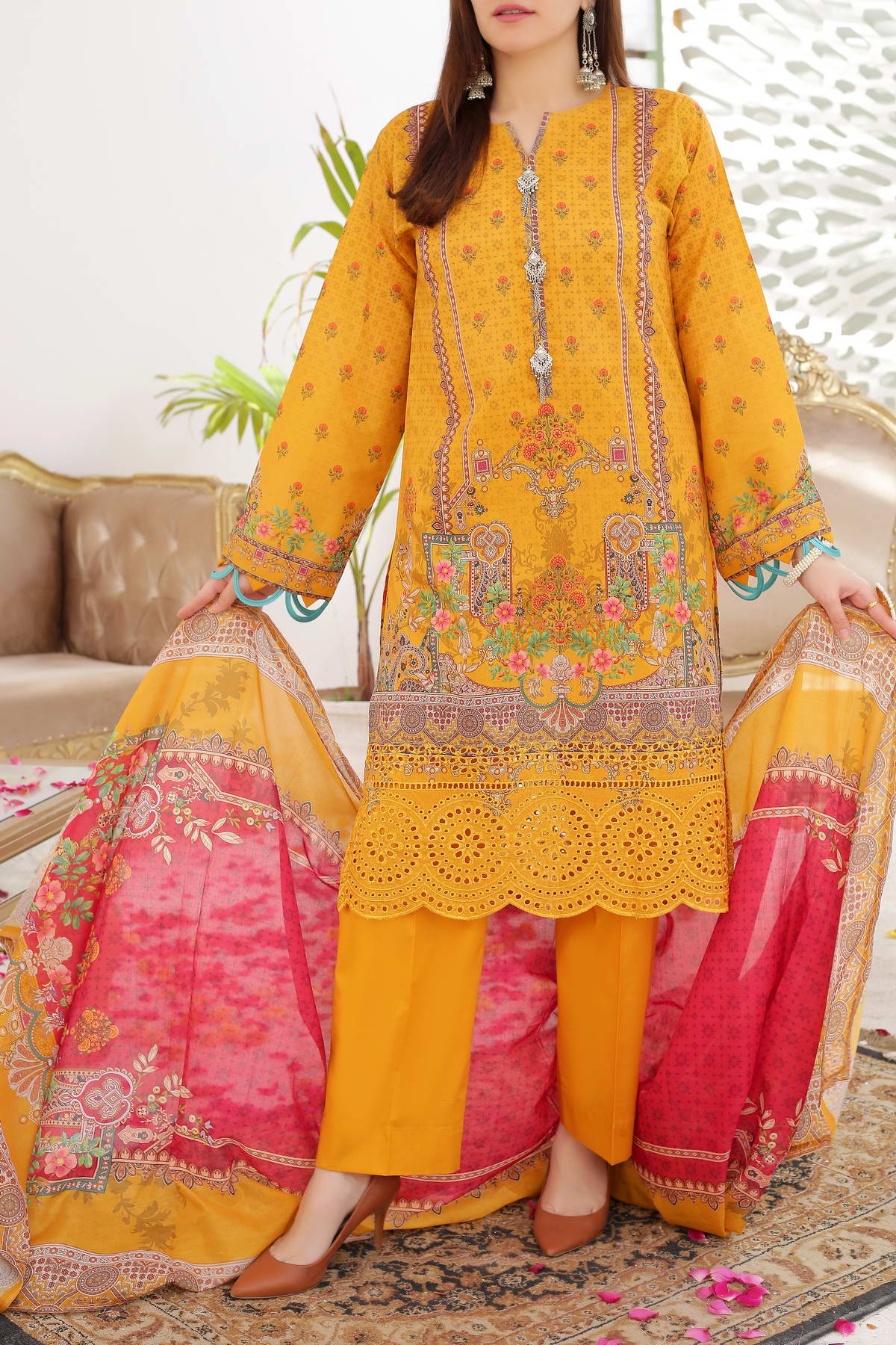 Mariyah By VS Textile Embroidered Lawn Unstitched 3 Piece Suit - 34 Mariyah By VS Textile Embroidered Lawn Unstitched 3 Piece Suit - 34