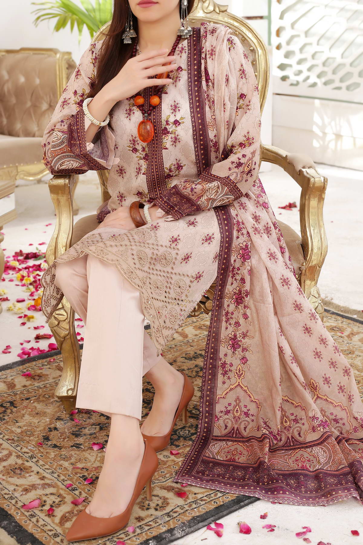 Mariyah By VS Textile Embroidered Lawn Unstitched 3 Piece Suit - 37 Mariyah By VS Textile Embroidered Lawn Unstitched 3 Piece Suit - 37