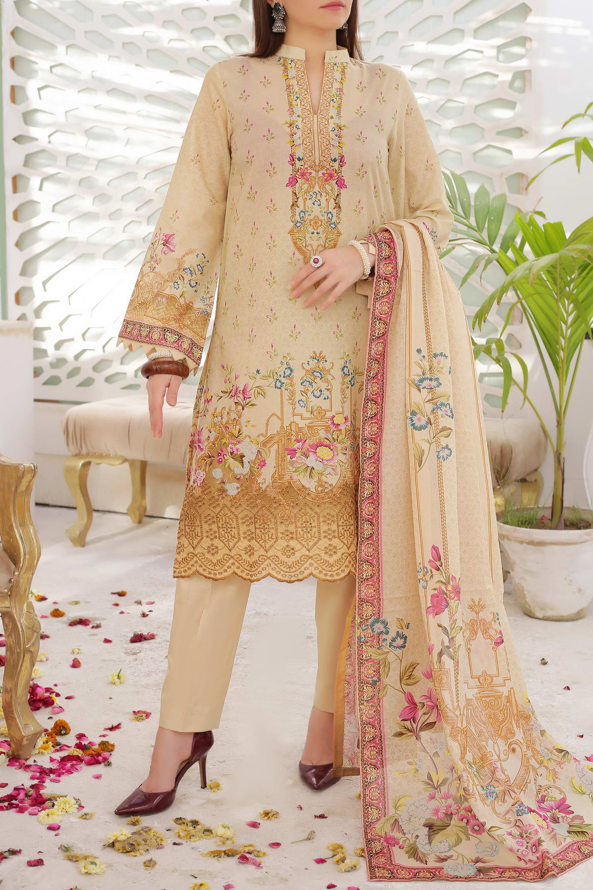 Mariyah By VS Textile Embroidered Lawn Unstitched 3 Piece Suit - 36 Mariyah By VS Textile Embroidered Lawn Unstitched 3 Piece Suit - 36