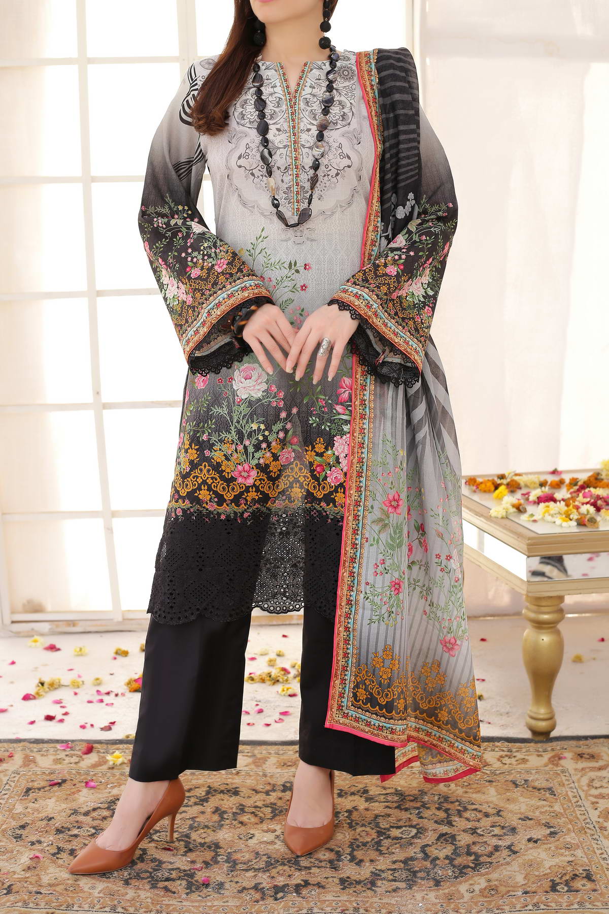 Mariyah By VS Textile Embroidered Lawn Unstitched 3 Piece Suit - 31 Mariyah By VS Textile Embroidered Lawn Unstitched 3 Piece Suit - 31