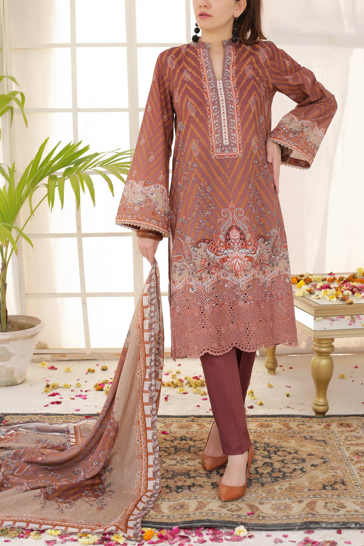 Mariyah By VS Textile Embroidered Lawn Unstitched 3 Piece Suit - 32 Mariyah By VS Textile Embroidered Lawn Unstitched 3 Piece Suit - 32