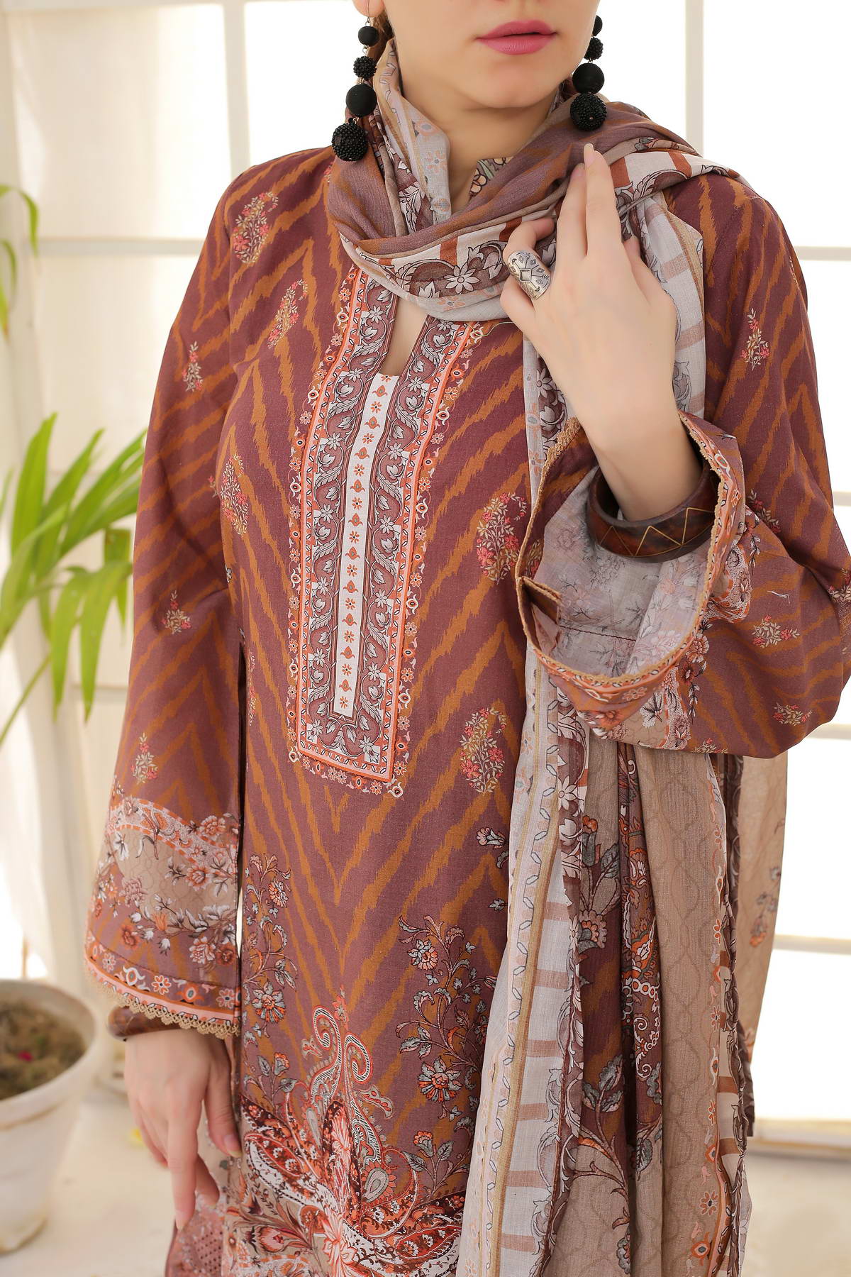 Mariyah By VS Textile Embroidered Lawn Unstitched 3 Piece Suit - 32 Mariyah By VS Textile Embroidered Lawn Unstitched 3 Piece Suit - 32