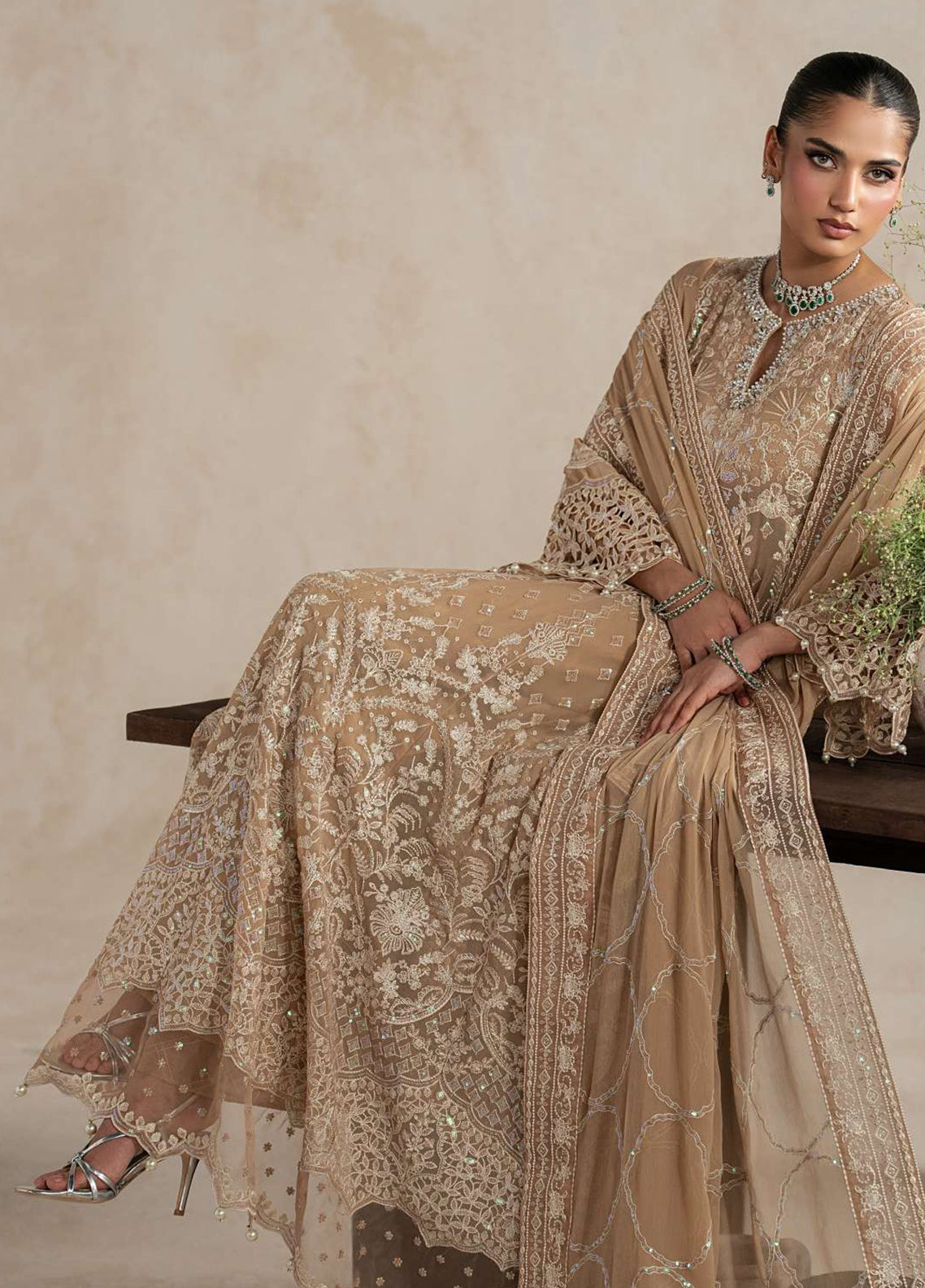 Inaaya By Gulaal Embroidered Chiffon 3 Piece Unstitched Suit GL26IECV2 D-54 NIAA Inaaya By Gulaal Embroidered Chiffon 3 Piece Unstitched Suit GL26IECV2 D-54 NIAA