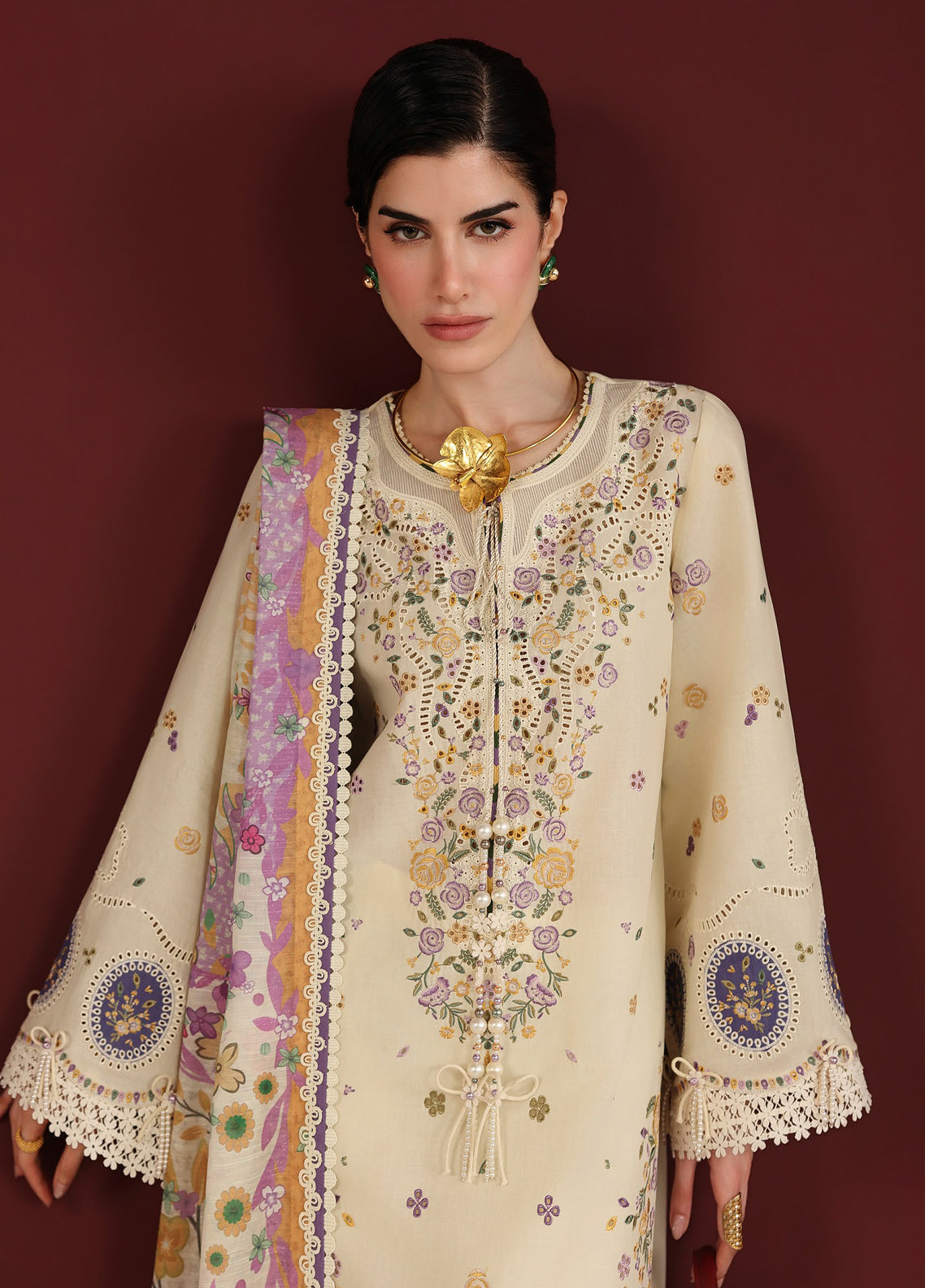 Iris By Jazmin Luxury Embroidered Lawn 3 Piece Unstitched Suit JZ25I D-IL-01 Iris By Jazmin Luxury Embroidered Lawn 3 Piece Unstitched Suit JZ25I D-IL-01