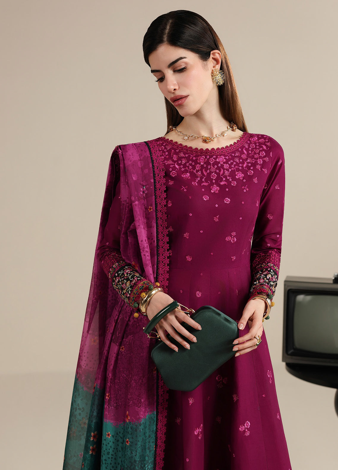 Iris By Jazmin Luxury Embroidered Lawn 3 Piece Unstitched Suit JZ25I D-IL-02 Iris By Jazmin Luxury Embroidered Lawn 3 Piece Unstitched Suit JZ25I D-IL-02
