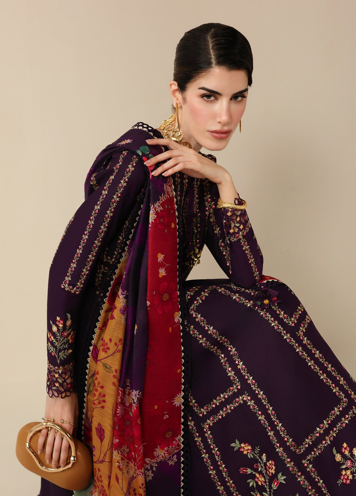 Iris By Jazmin Luxury Embroidered Lawn 3 Piece Unstitched Suit JZ25I D-IL-06 Iris By Jazmin Luxury Embroidered Lawn 3 Piece Unstitched Suit JZ25I D-IL-06