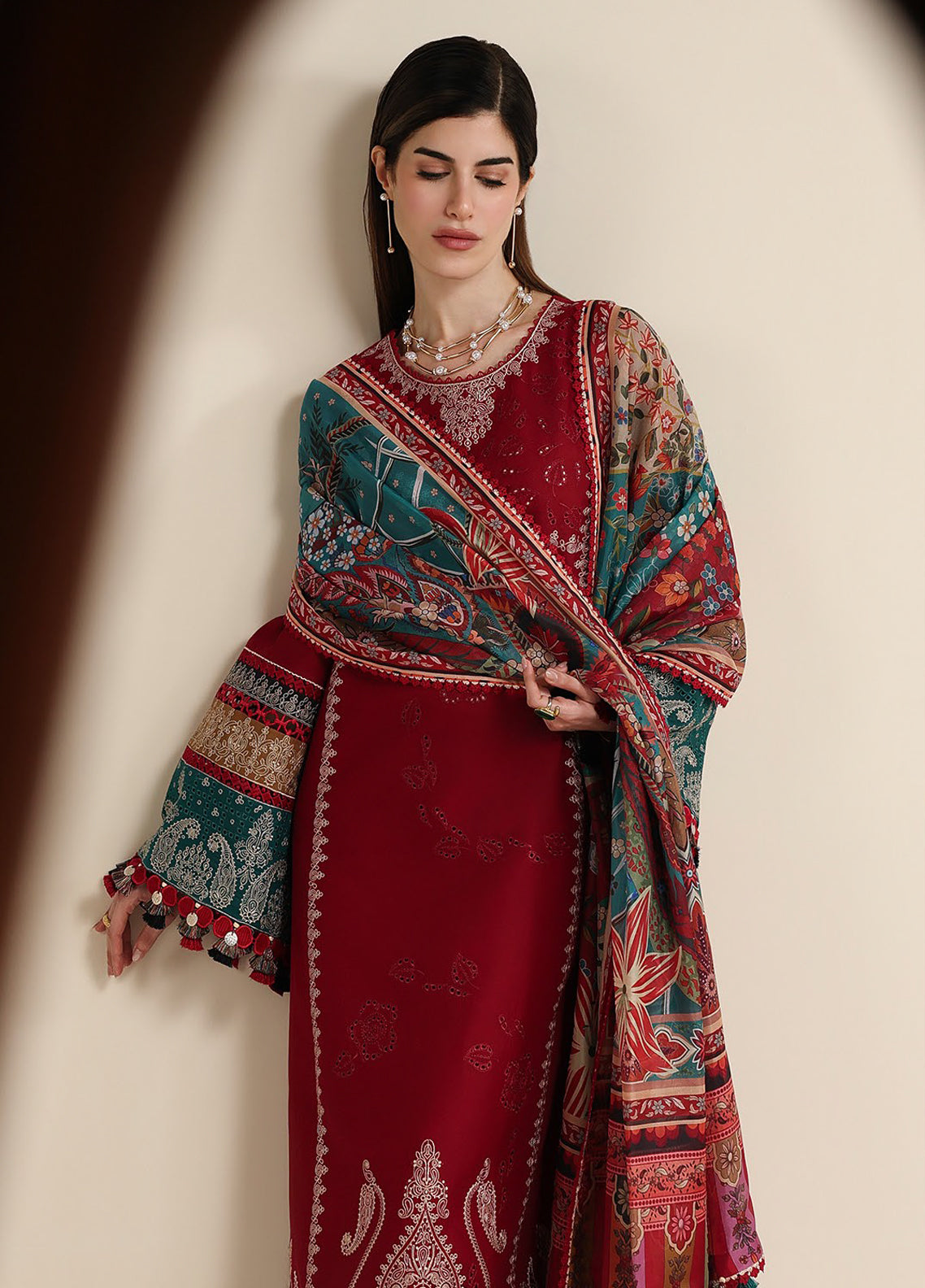 Iris By Jazmin Luxury Embroidered Lawn 3 Piece Unstitched Suit JZ25I D-IL-08 Iris By Jazmin Luxury Embroidered Lawn 3 Piece Unstitched Suit JZ25I D-IL-08