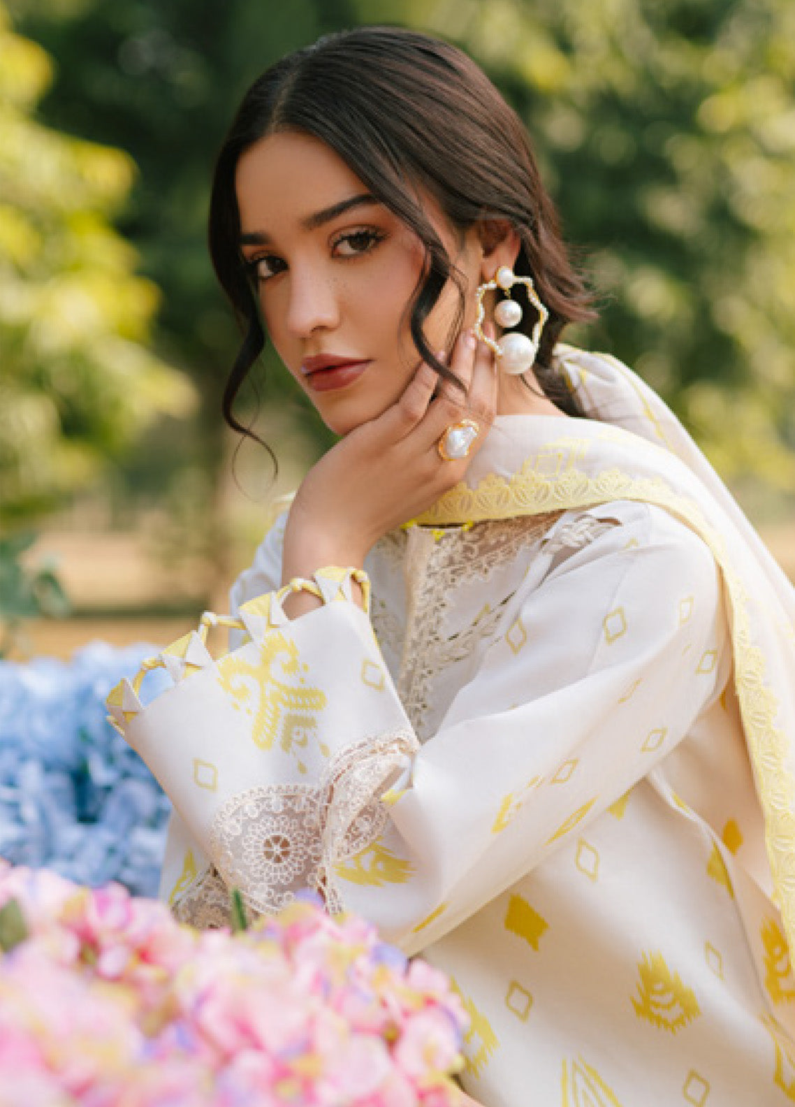 Ivy Bloom by Parishay Embroidered Lawn Suits Unstitched 3 Piece - PR25IB 03 Ivy Bloom by Parishay Embroidered Lawn Suits Unstitched 3 Piece - PR25IB 03