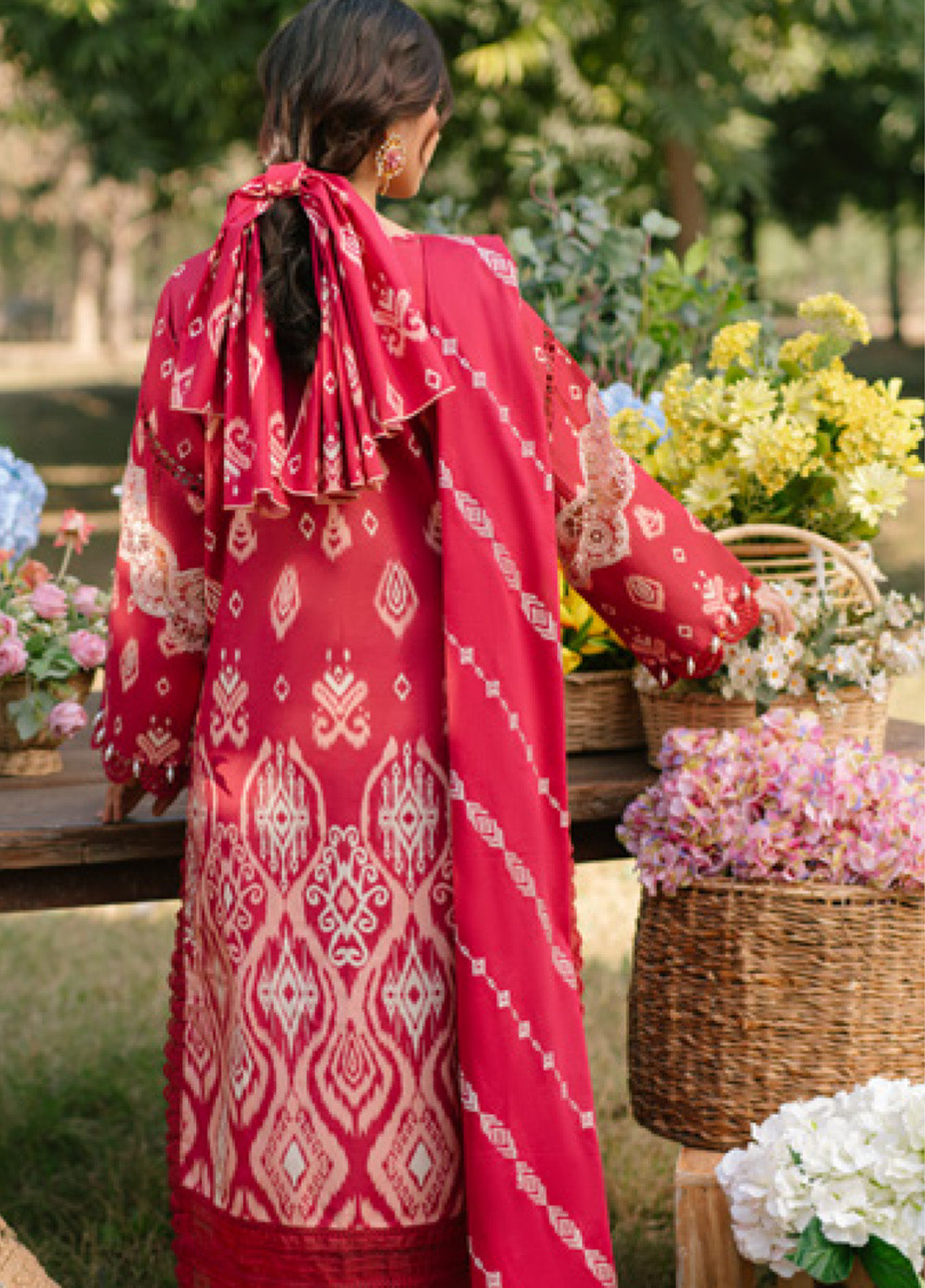 Ivy Bloom by Parishay Embroidered Lawn Suits Unstitched 3 Piece - PR25IB 04 Ivy Bloom by Parishay Embroidered Lawn Suits Unstitched 3 Piece - PR25IB 04