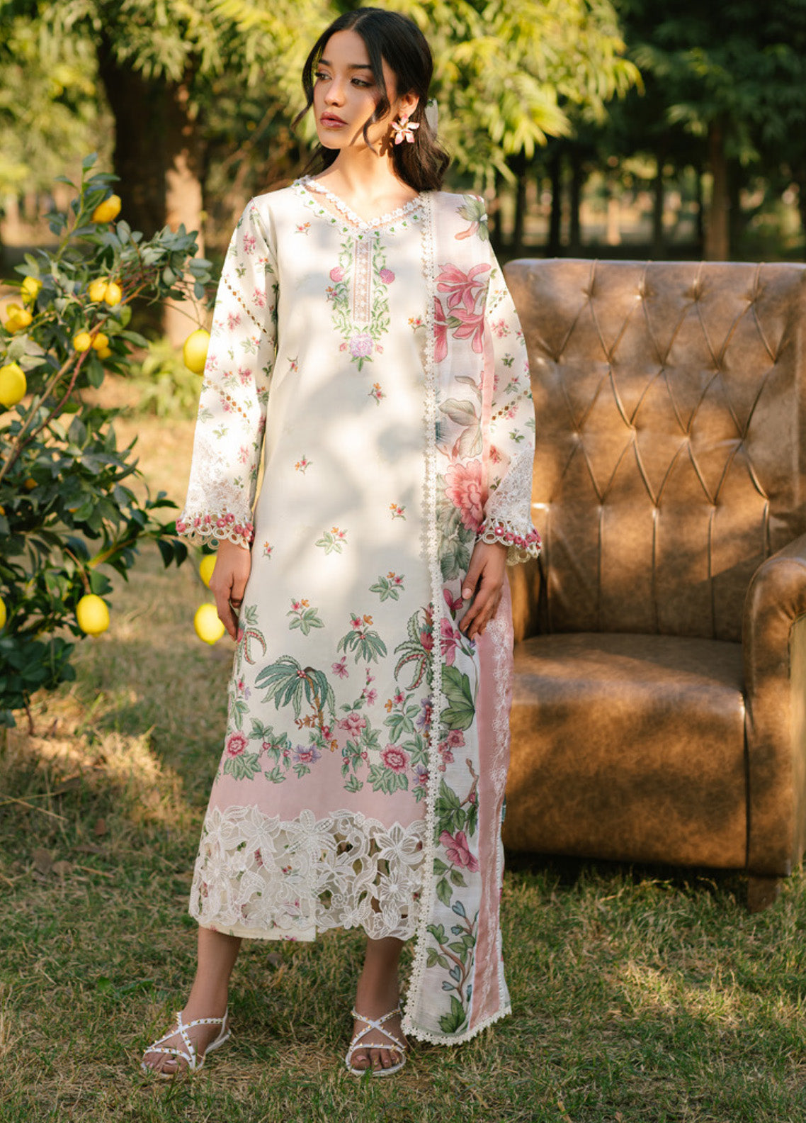Ivy Bloom by Parishay Embroidered Lawn Suits Unstitched 3 Piece - PR25IB 05 Ivy Bloom by Parishay Embroidered Lawn Suits Unstitched 3 Piece - PR25IB 05