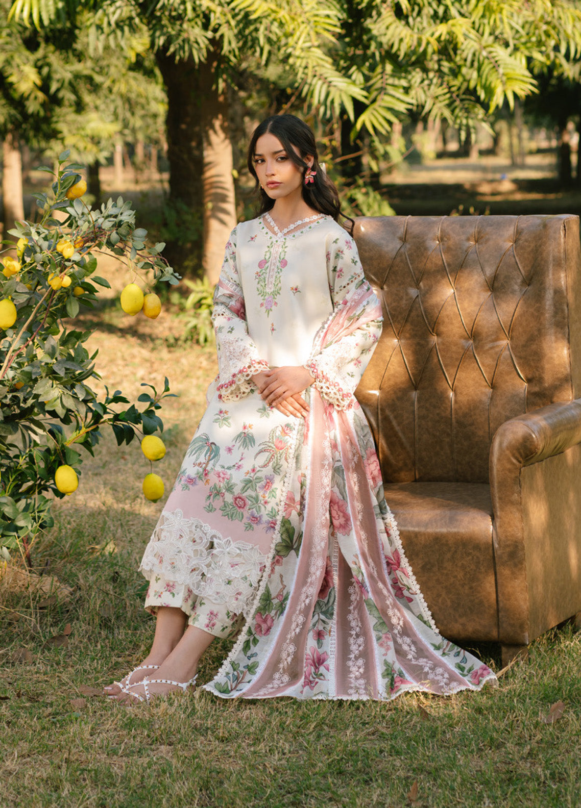 Ivy Bloom by Parishay Embroidered Lawn Suits Unstitched 3 Piece - PR25IB 05 Ivy Bloom by Parishay Embroidered Lawn Suits Unstitched 3 Piece - PR25IB 05
