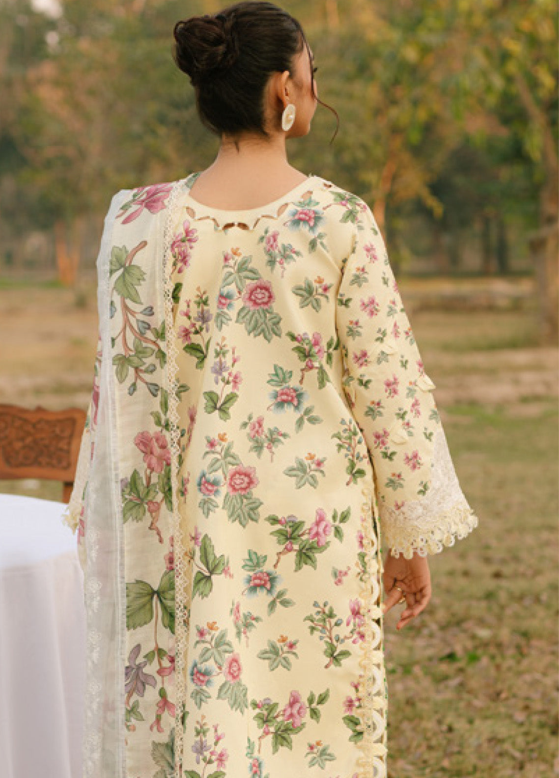 Ivy Bloom by Parishay Embroidered Lawn Suits Unstitched 3 Piece - PR25IB 06 Ivy Bloom by Parishay Embroidered Lawn Suits Unstitched 3 Piece - PR25IB 06