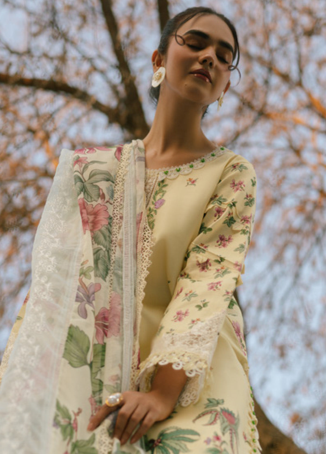 Ivy Bloom by Parishay Embroidered Lawn Suits Unstitched 3 Piece - PR25IB 06 Ivy Bloom by Parishay Embroidered Lawn Suits Unstitched 3 Piece - PR25IB 06
