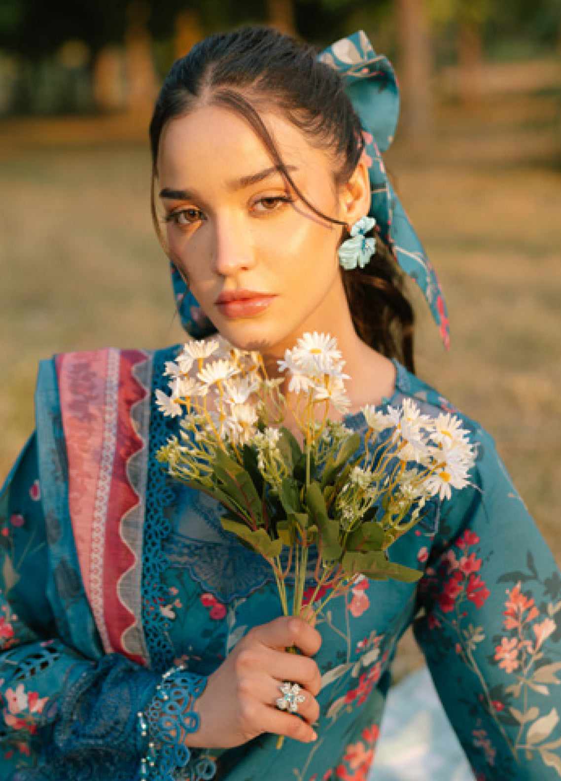 Ivy Bloom by Parishay Embroidered Lawn Suits Unstitched 3 Piece - PR25IB 07 Ivy Bloom by Parishay Embroidered Lawn Suits Unstitched 3 Piece - PR25IB 07