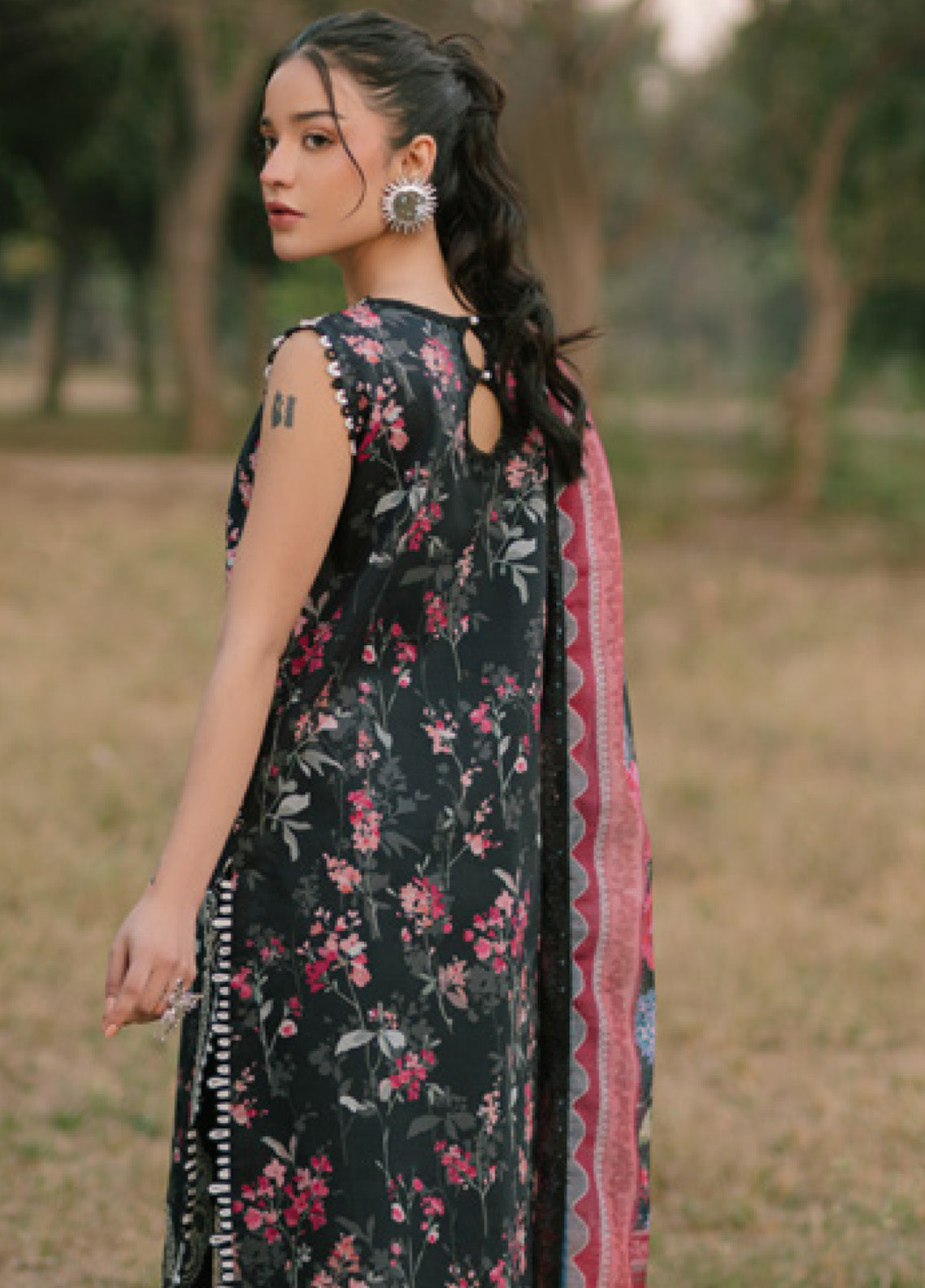 Ivy Bloom by Parishay Embroidered Lawn Suits Unstitched 3 Piece - PR25IB 08 Ivy Bloom by Parishay Embroidered Lawn Suits Unstitched 3 Piece - PR25IB 08