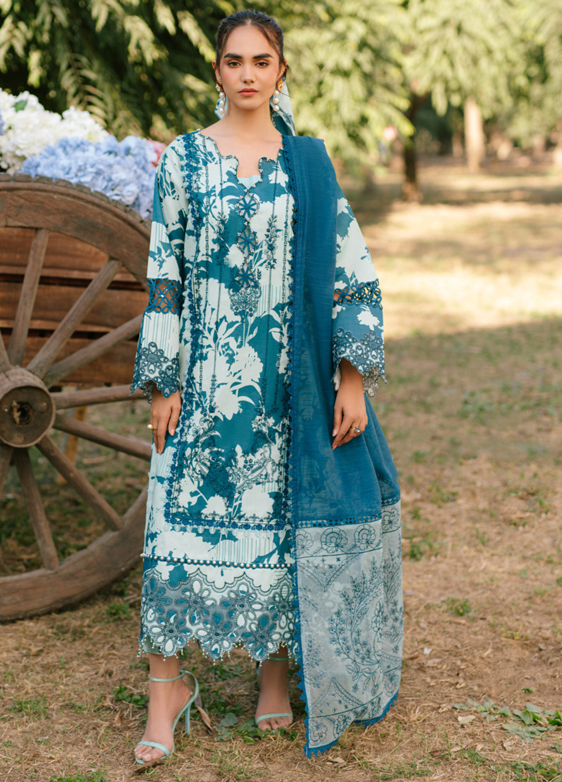 Ivy Bloom by Parishay Embroidered Lawn Suits Unstitched 3 Piece - PR25IB 11 Ivy Bloom by Parishay Embroidered Lawn Suits Unstitched 3 Piece - PR25IB 11