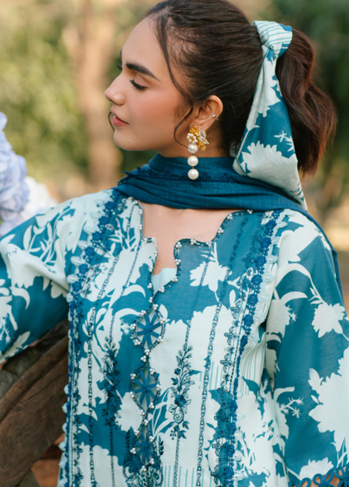 Ivy Bloom by Parishay Embroidered Lawn Suits Unstitched 3 Piece - PR25IB 11 Ivy Bloom by Parishay Embroidered Lawn Suits Unstitched 3 Piece - PR25IB 11