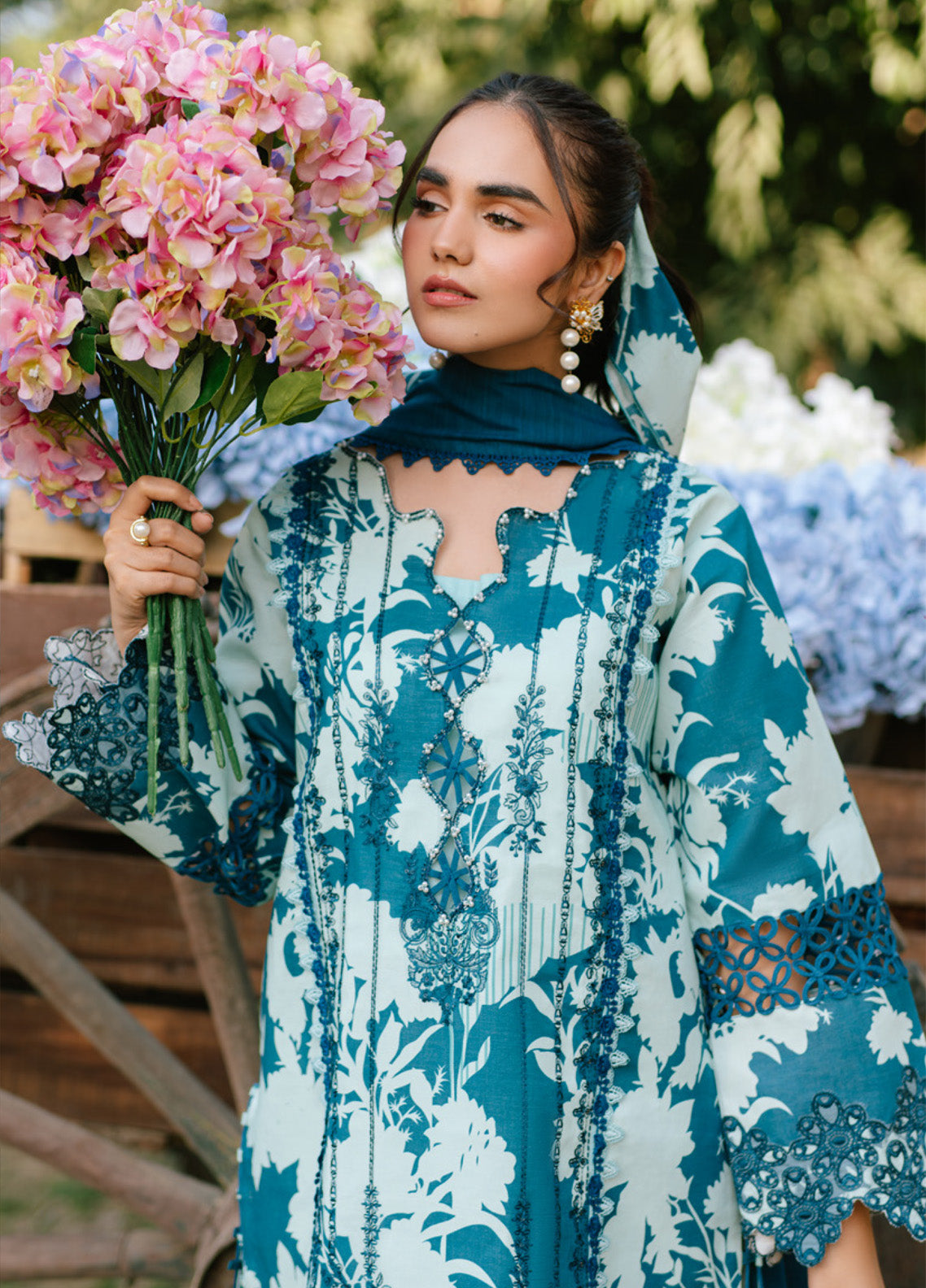 Ivy Bloom by Parishay Embroidered Lawn Suits Unstitched 3 Piece - PR25IB 11 Ivy Bloom by Parishay Embroidered Lawn Suits Unstitched 3 Piece - PR25IB 11