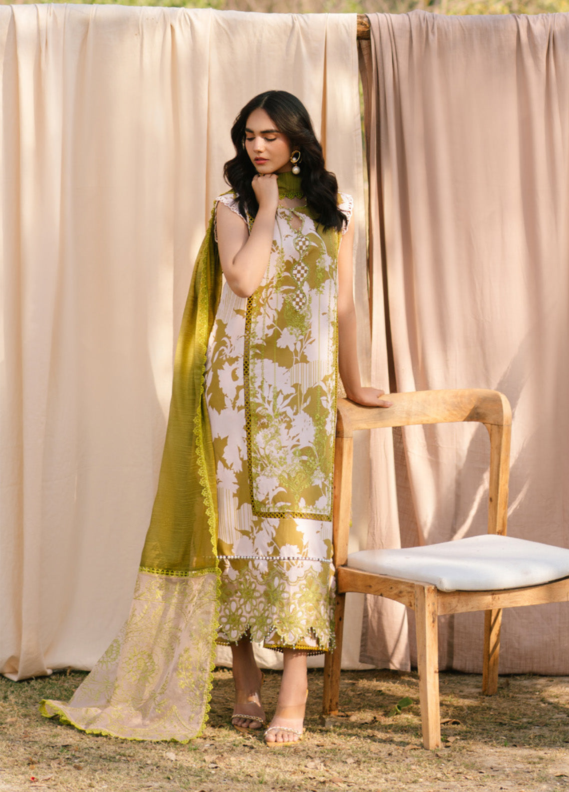 Ivy Bloom by Parishay Embroidered Lawn Suits Unstitched 3 Piece - PR25IB 12 Ivy Bloom by Parishay Embroidered Lawn Suits Unstitched 3 Piece - PR25IB 12