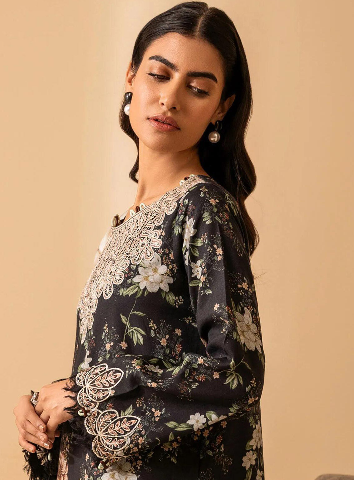 Izabel by Aabyaan Embroidered Linen Suit Unstitched 3 Piece - ABY24IZ AZ-01 ELARA Izabel by Aabyaan Embroidered Linen Suit Unstitched 3 Piece - ABY24IZ AZ-01 ELARA