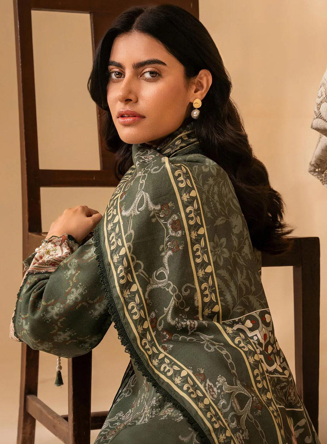 Izabel by Aabyaan Embroidered Linen Suit Unstitched 3 Piece - ABY24IZ AZ-03 AMARA Izabel by Aabyaan Embroidered Linen Suit Unstitched 3 Piece - ABY24IZ AZ-03 AMARA