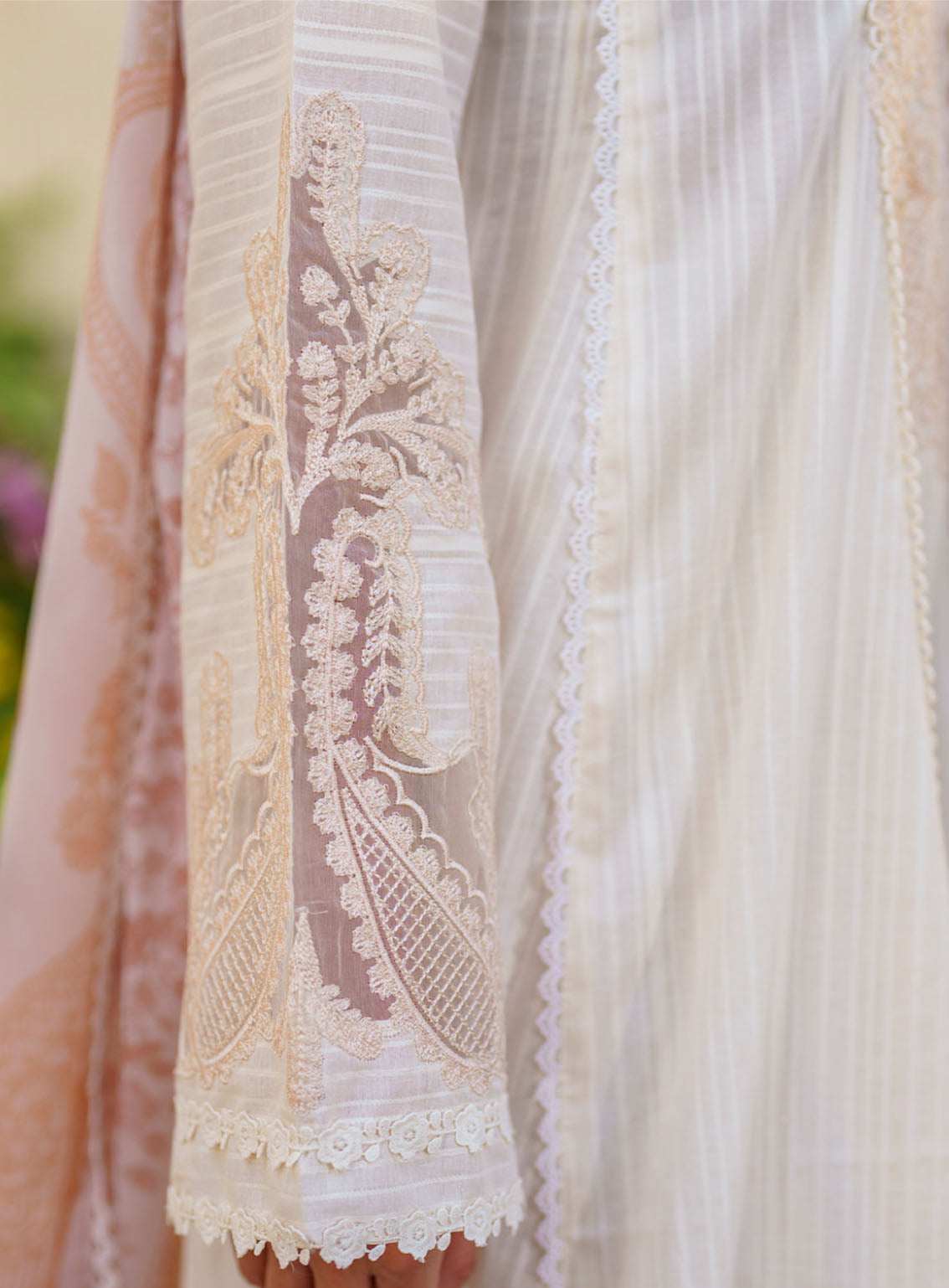 Iznik Embroidered Lawn Suits Unstitched 3 Piece - IZ24FL SFL-03 REVELRY Iznik Embroidered Lawn Suits Unstitched 3 Piece - IZ24FL SFL-03 REVELRY