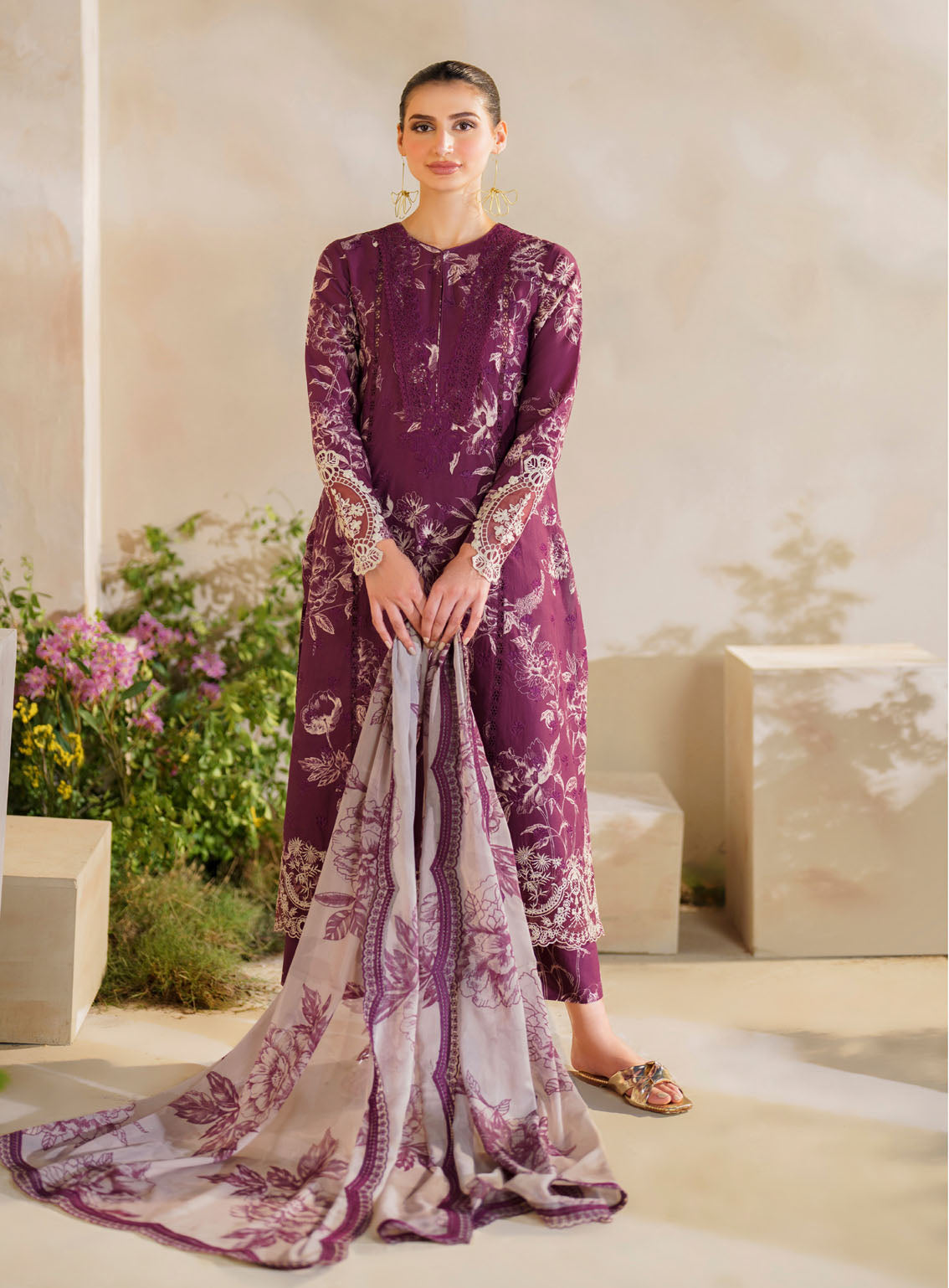 Iznik Embroidered Lawn Suits Unstitched 3 Piece - IZ24FL SFL-04 SPLENDOR Iznik Embroidered Lawn Suits Unstitched 3 Piece - IZ24FL SFL-04 SPLENDOR